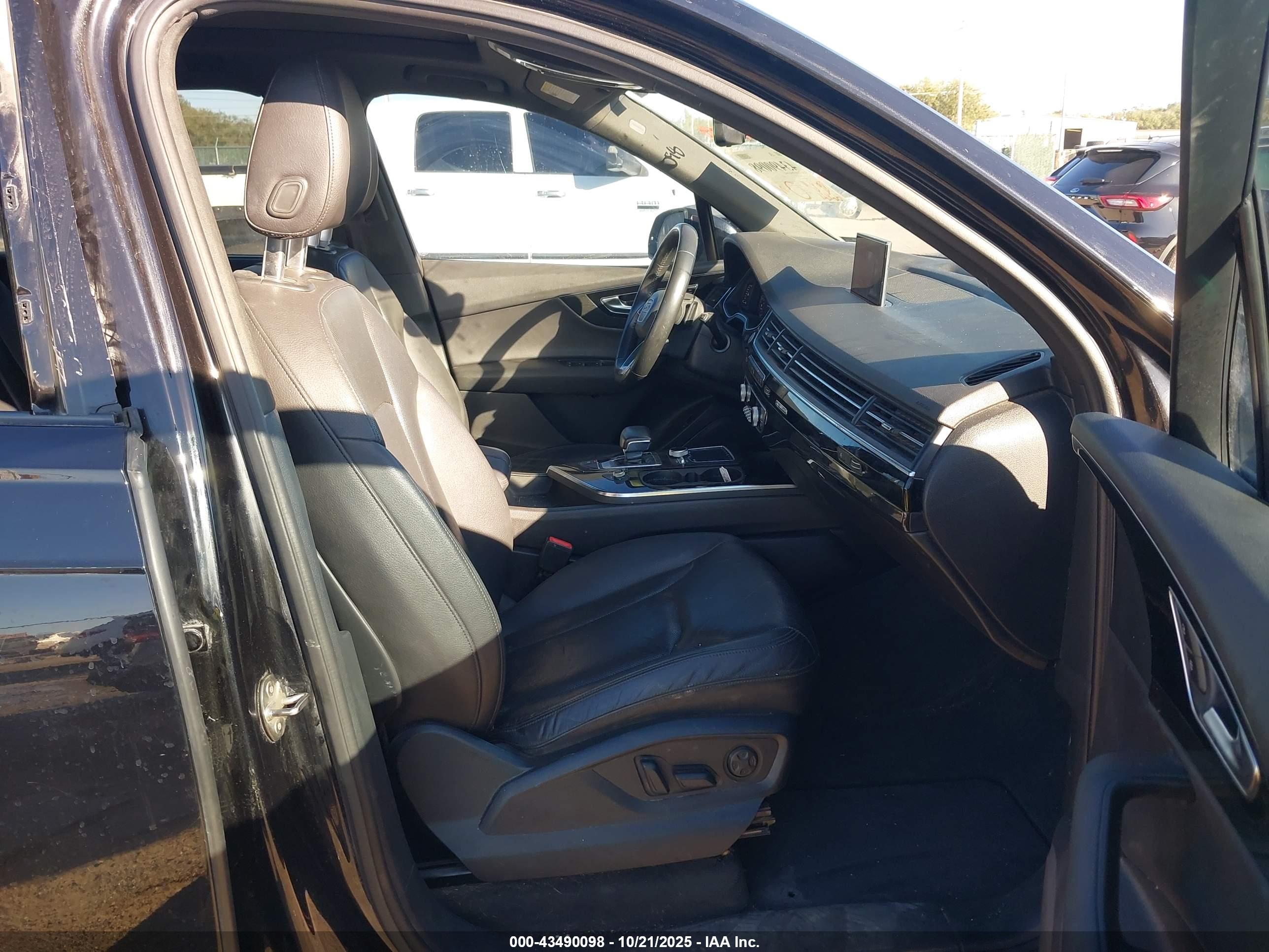 AUDI Q7 image 5