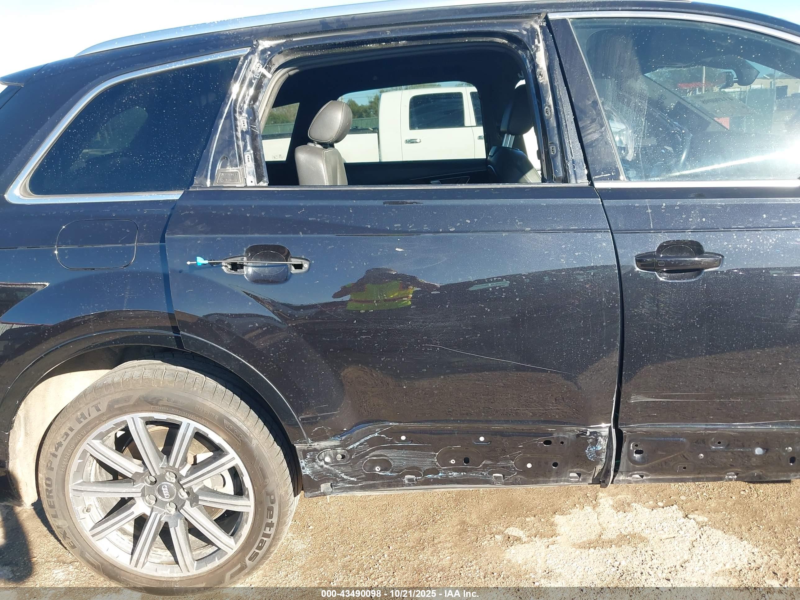 AUDI Q7 image 6