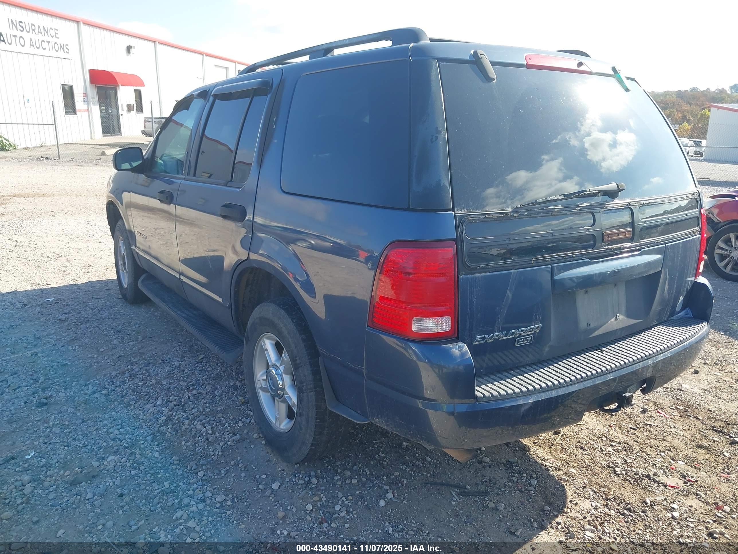 FORD EXPLORER image 3