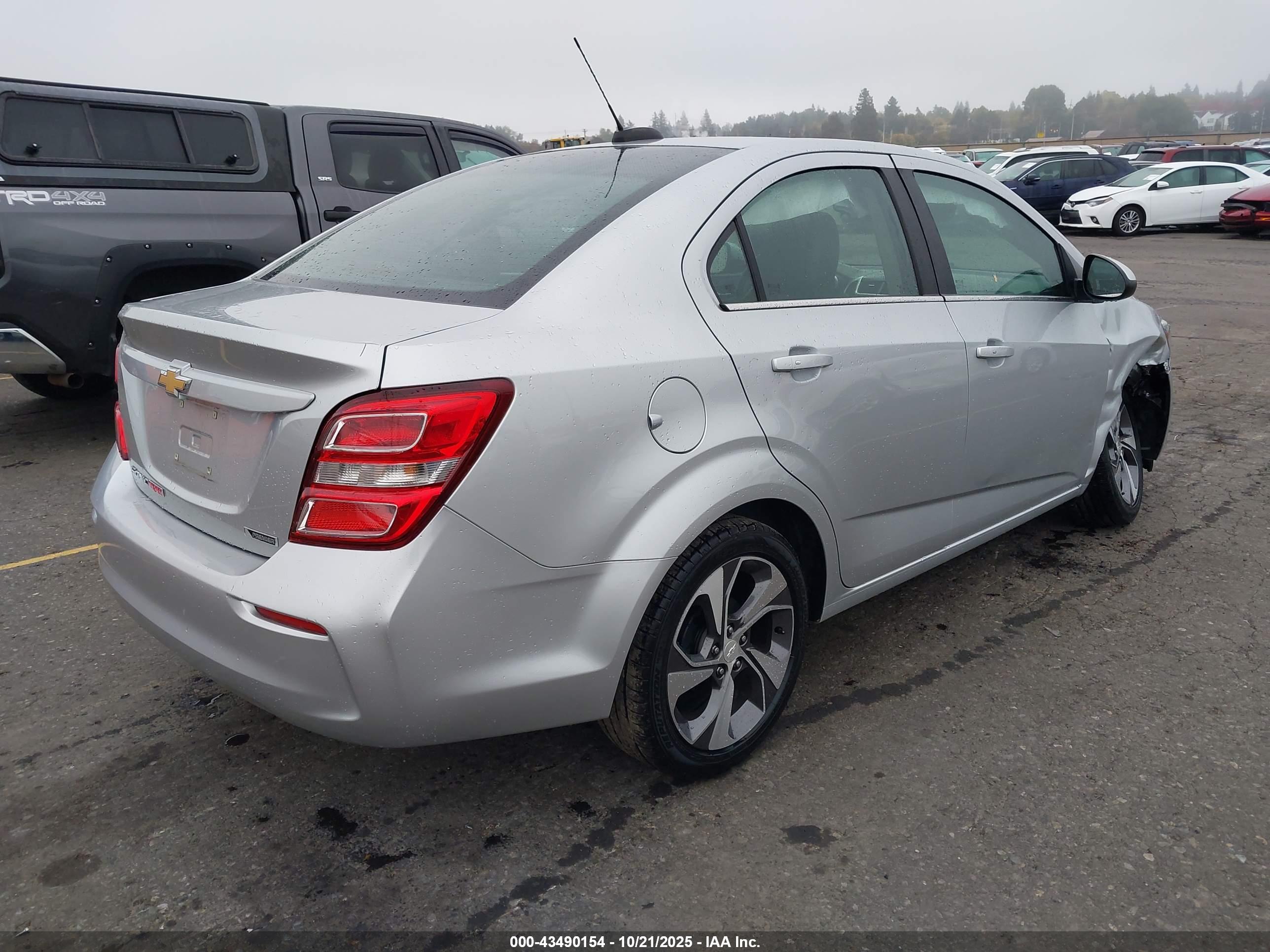 CHEVROLET SONIC image 4