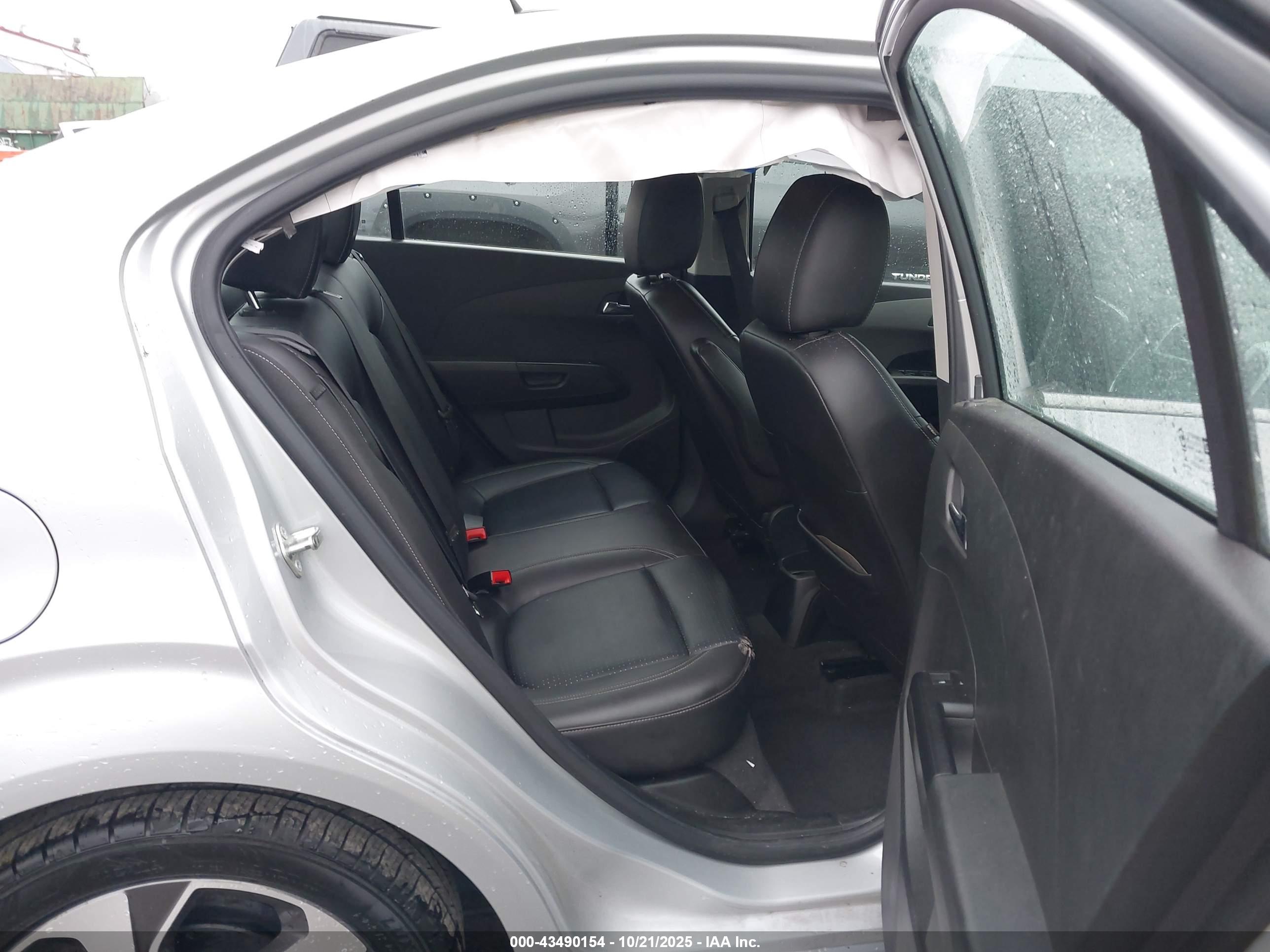CHEVROLET SONIC image 8