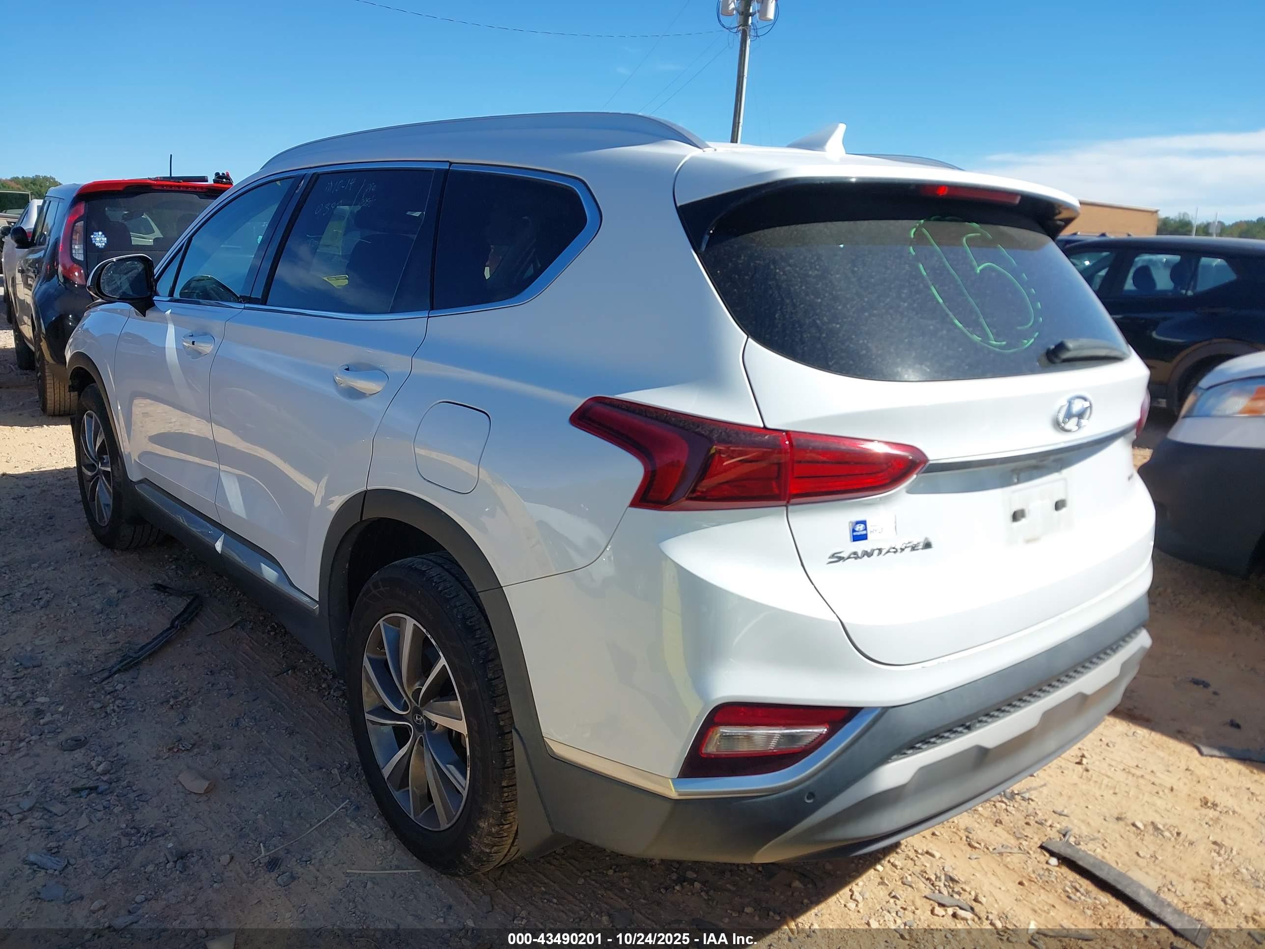HYUNDAI SANTA image 3