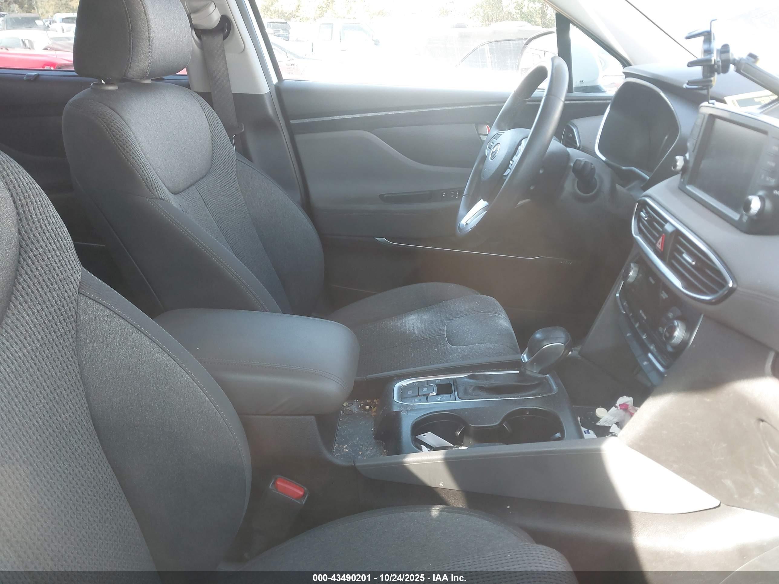 HYUNDAI SANTA image 5