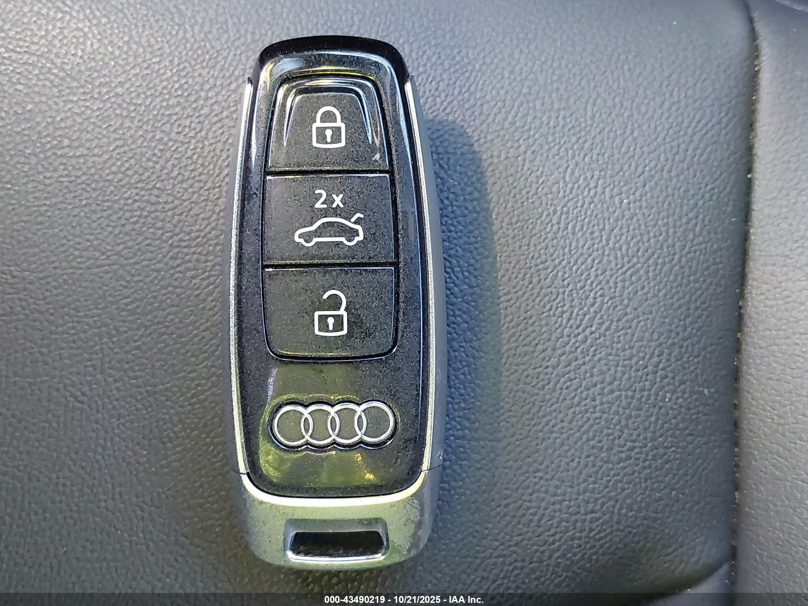 AUDI Q7 image 11