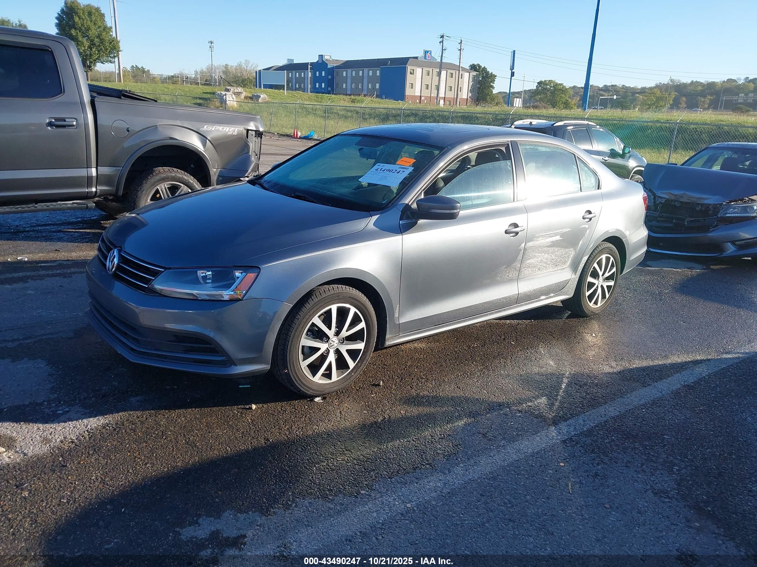 VOLKSWAGEN JETTA image 2