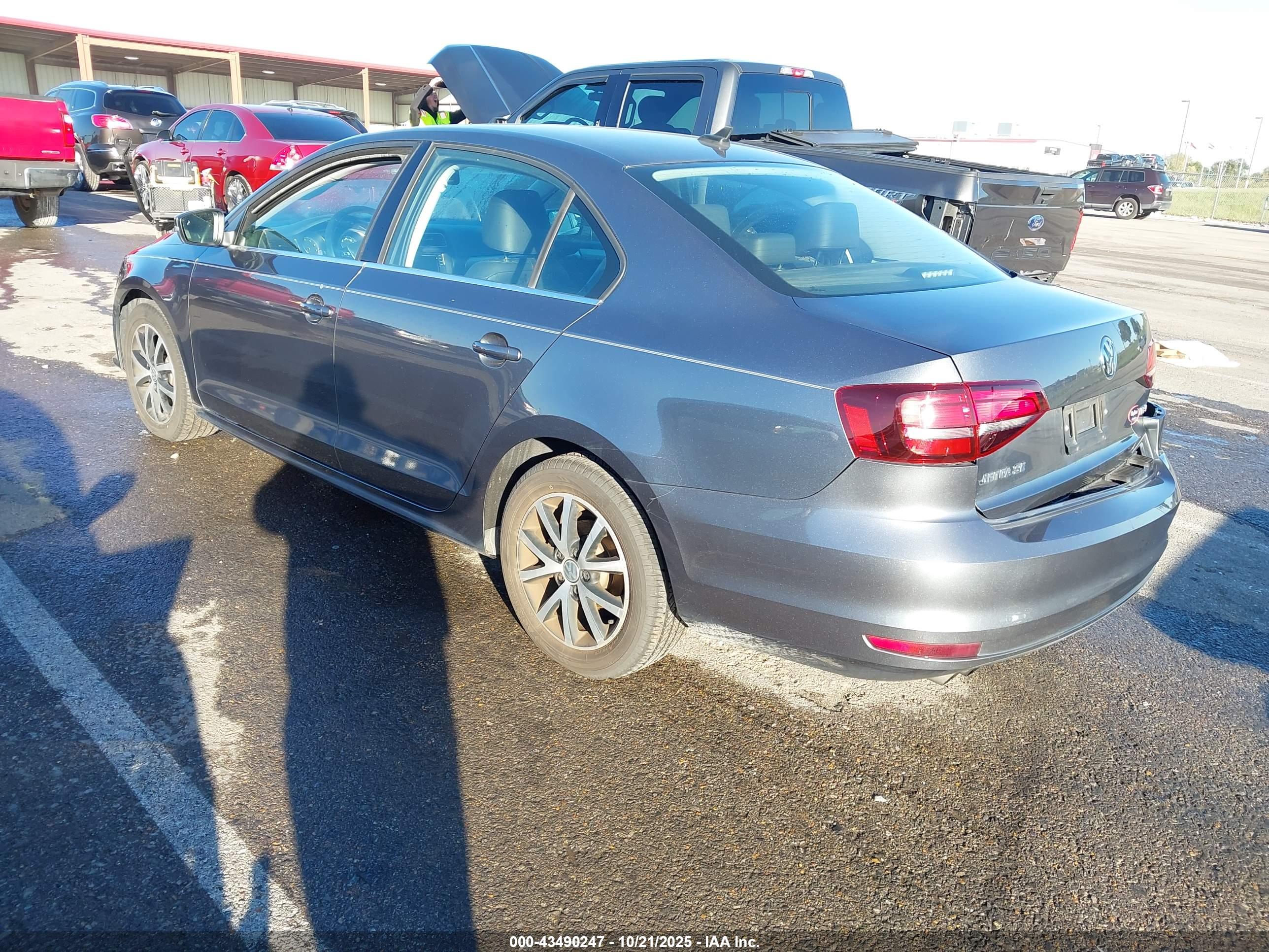 VOLKSWAGEN JETTA image 3