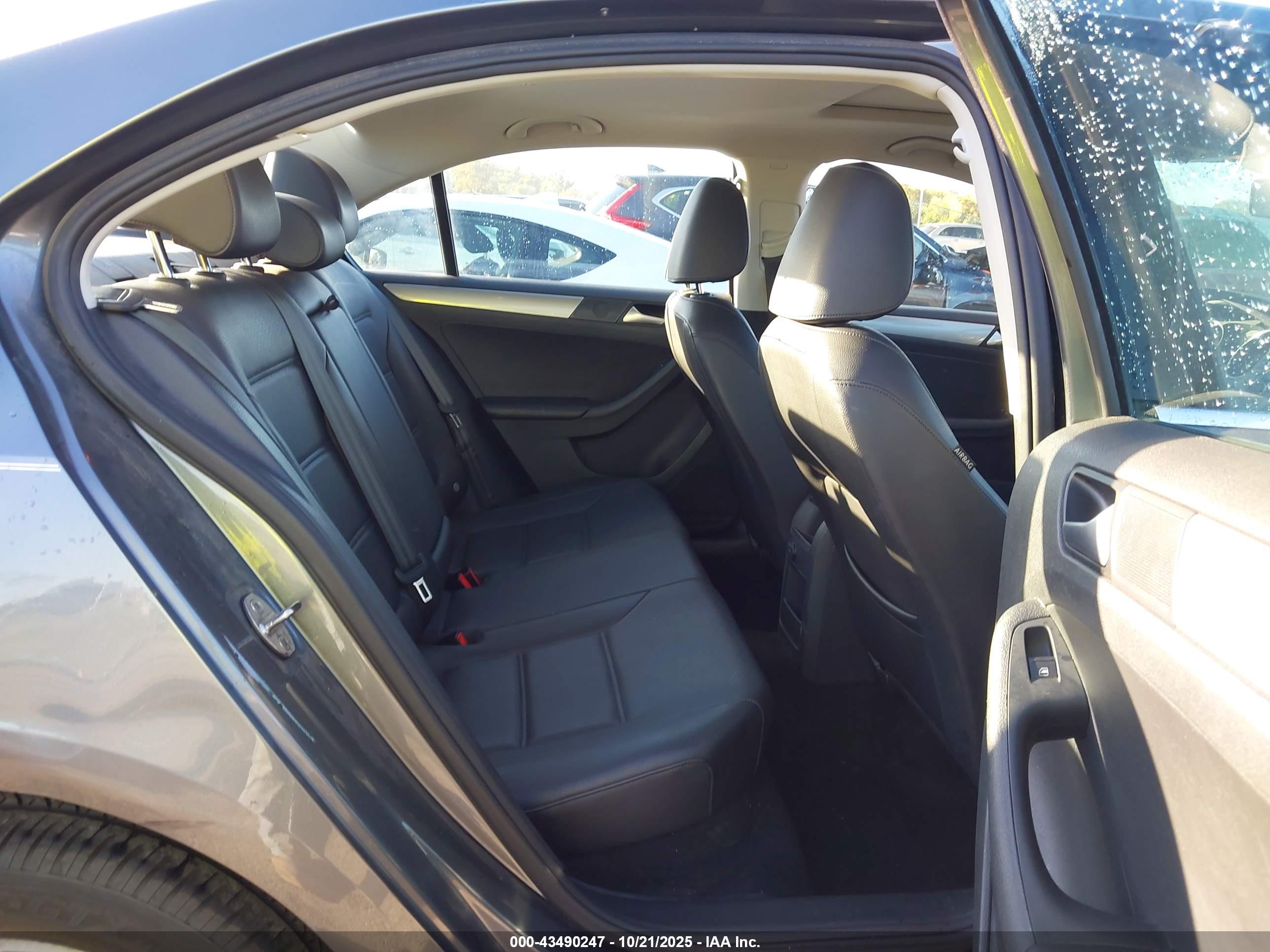 VOLKSWAGEN JETTA image 8