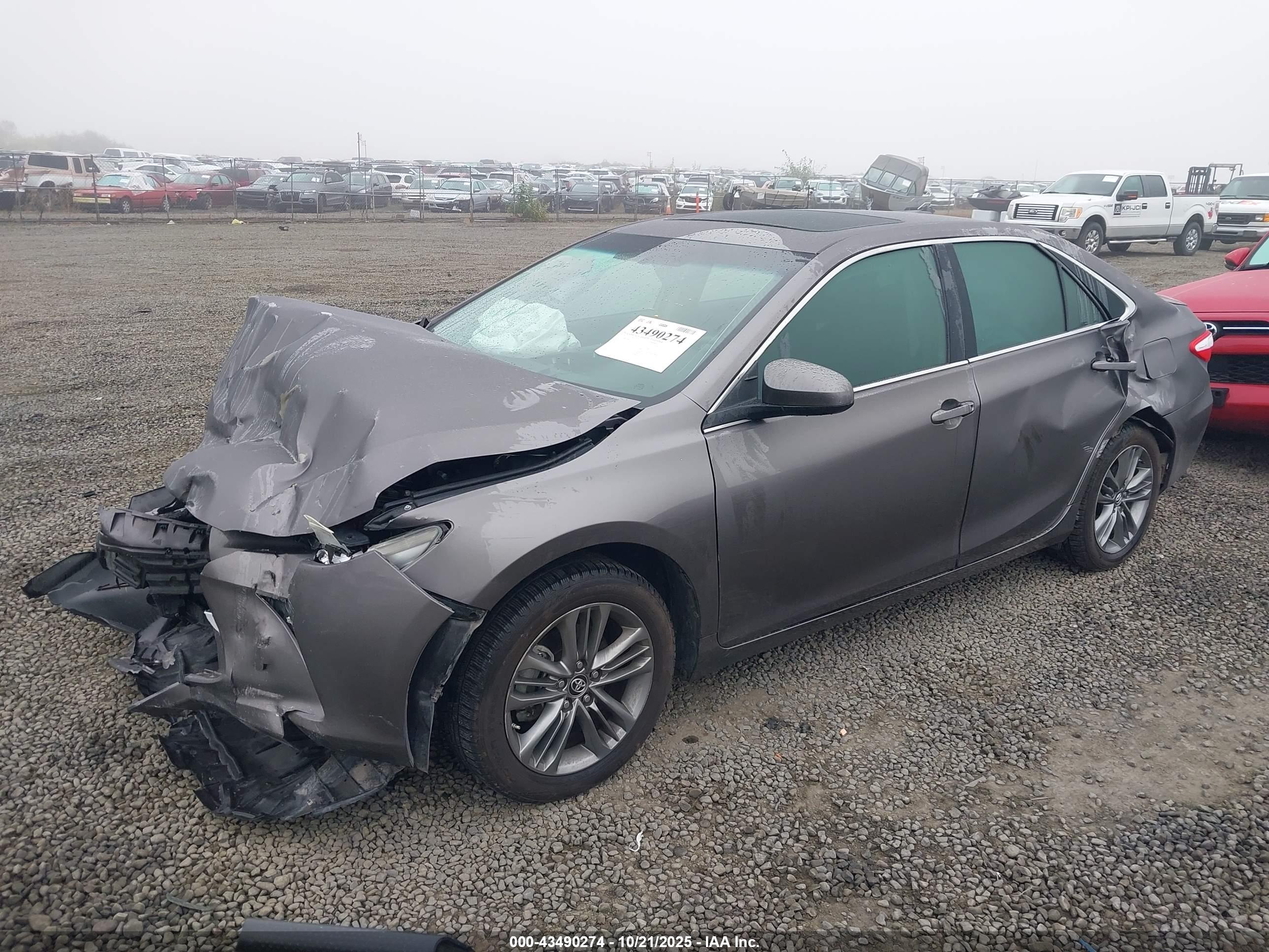 TOYOTA CAMRY image 2