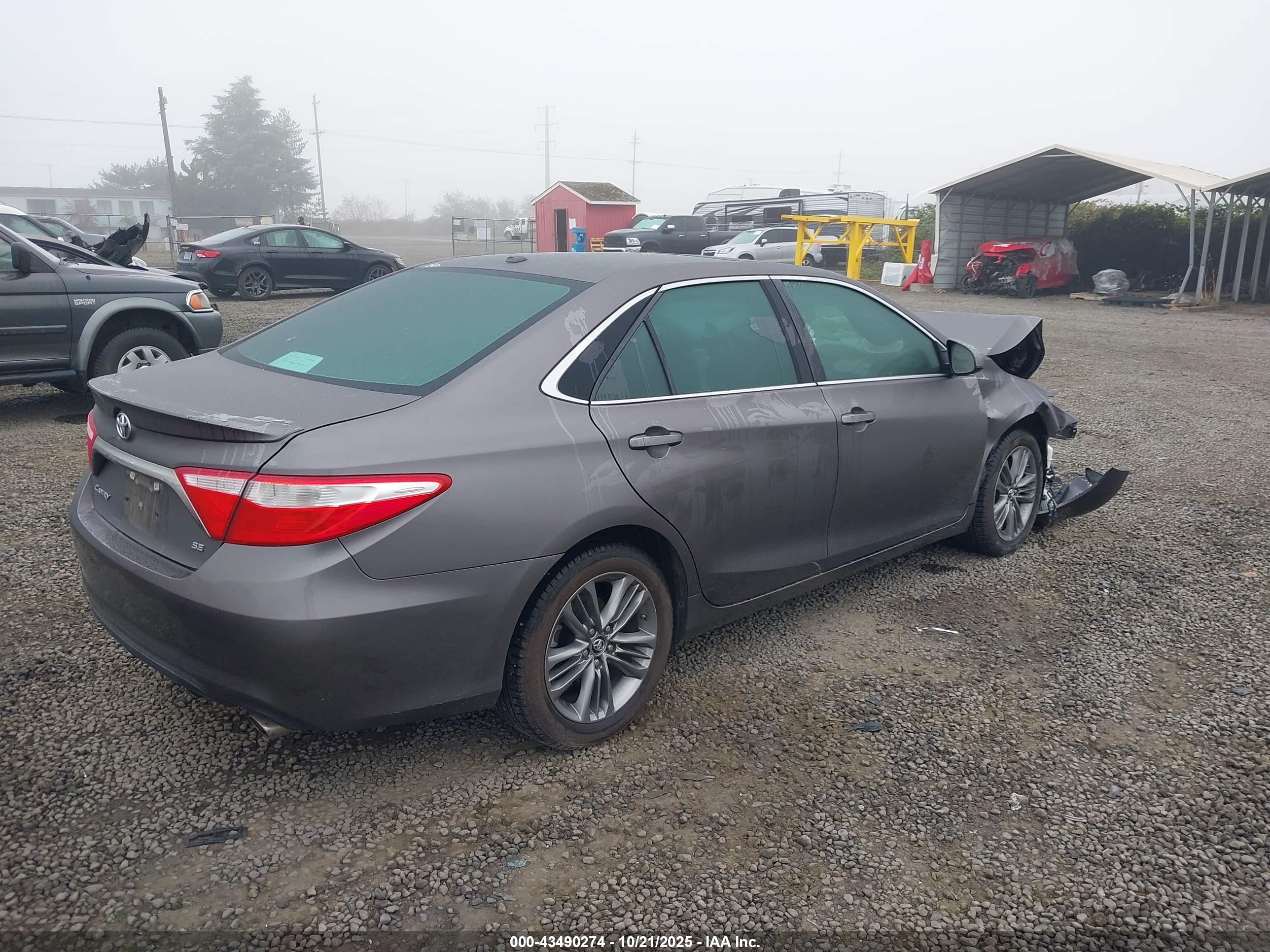 TOYOTA CAMRY image 4