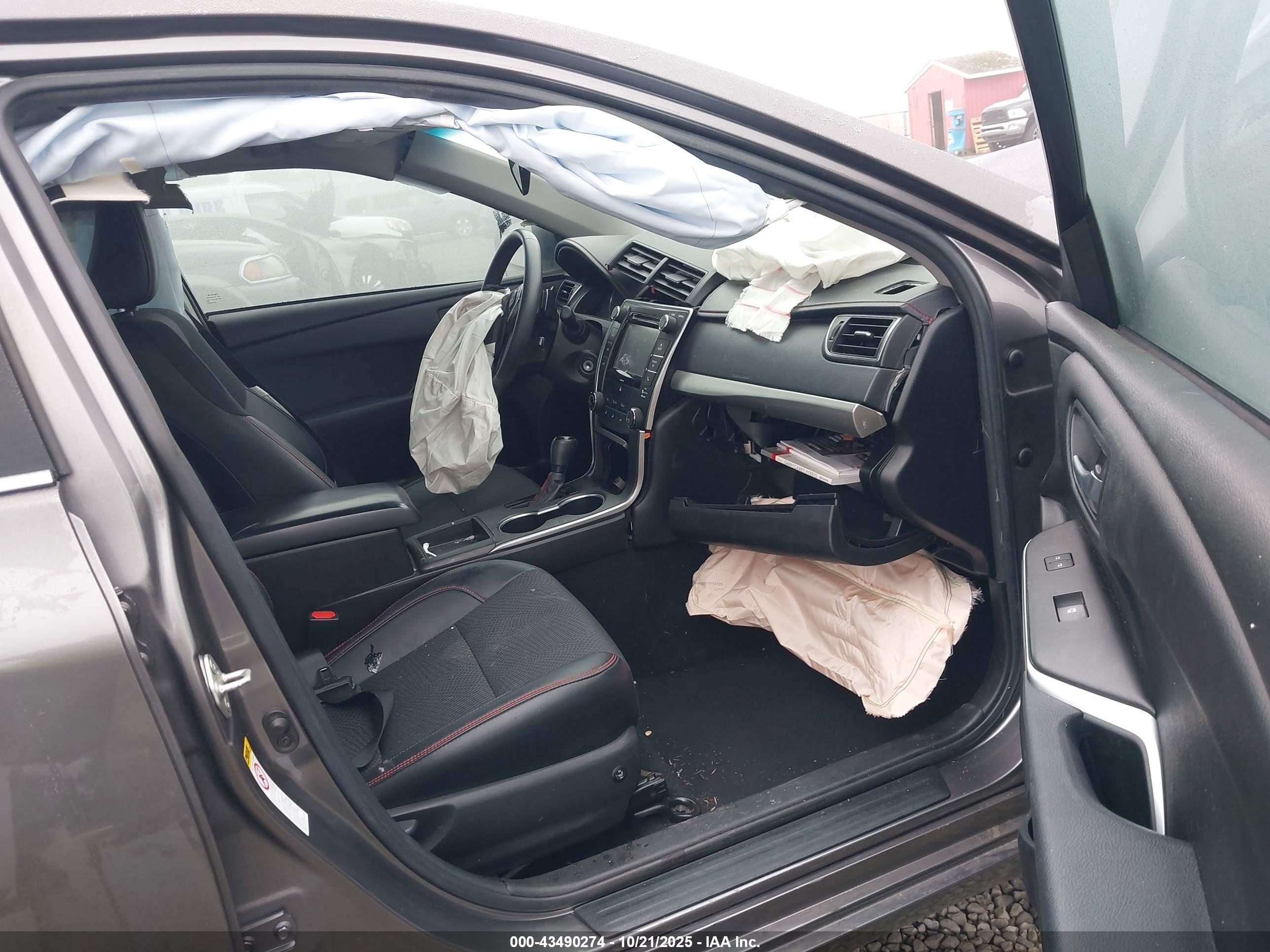 TOYOTA CAMRY image 5