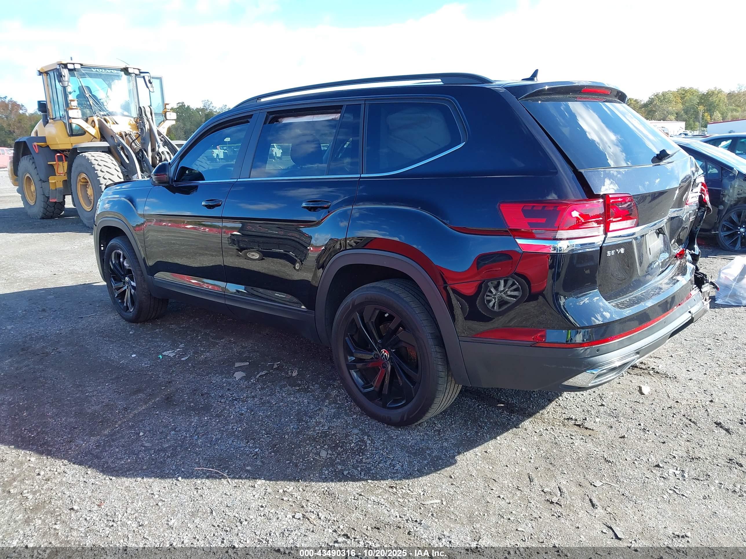 VOLKSWAGEN ATLAS image 3