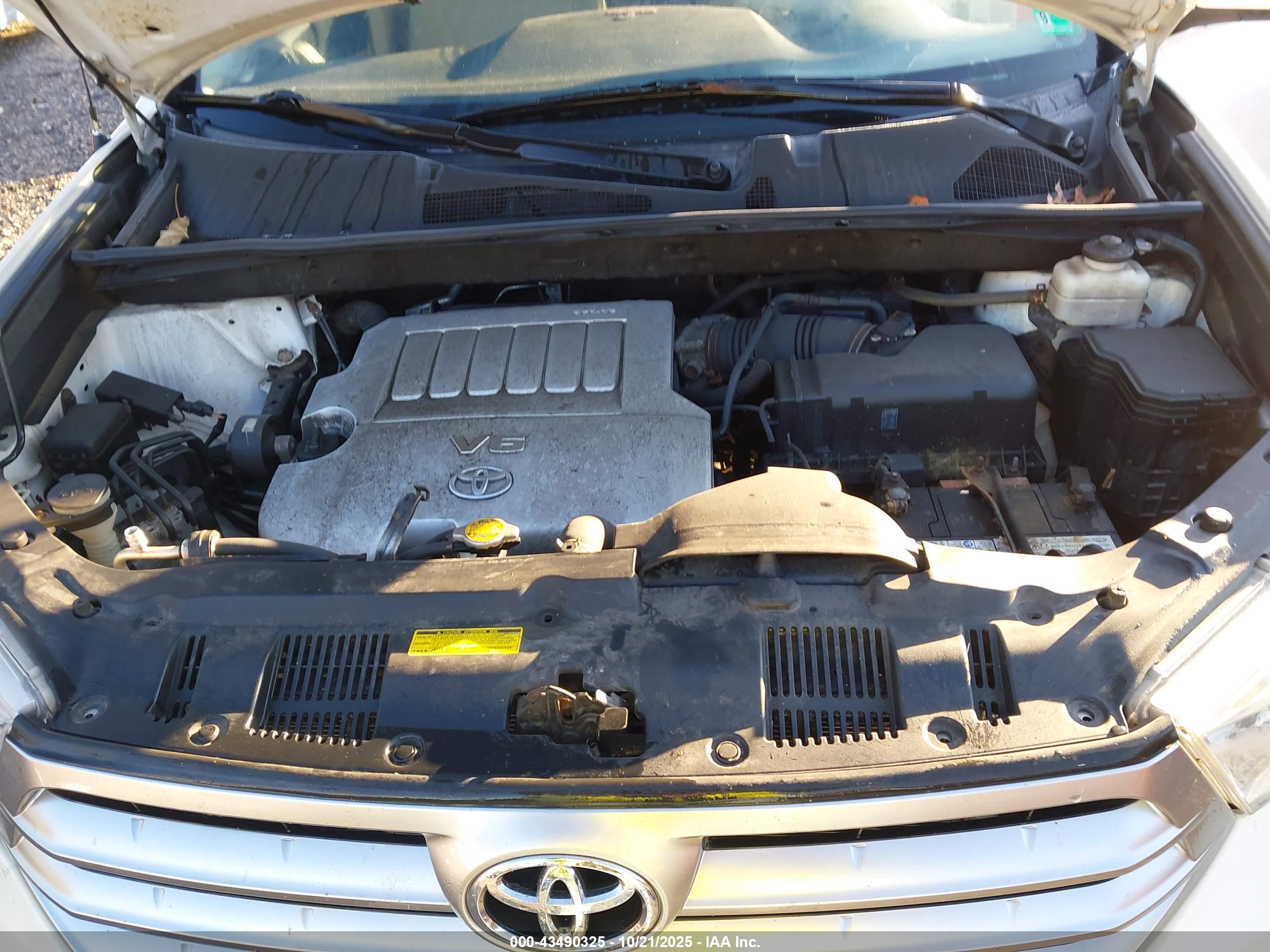 TOYOTA HIGHLANDER image 10