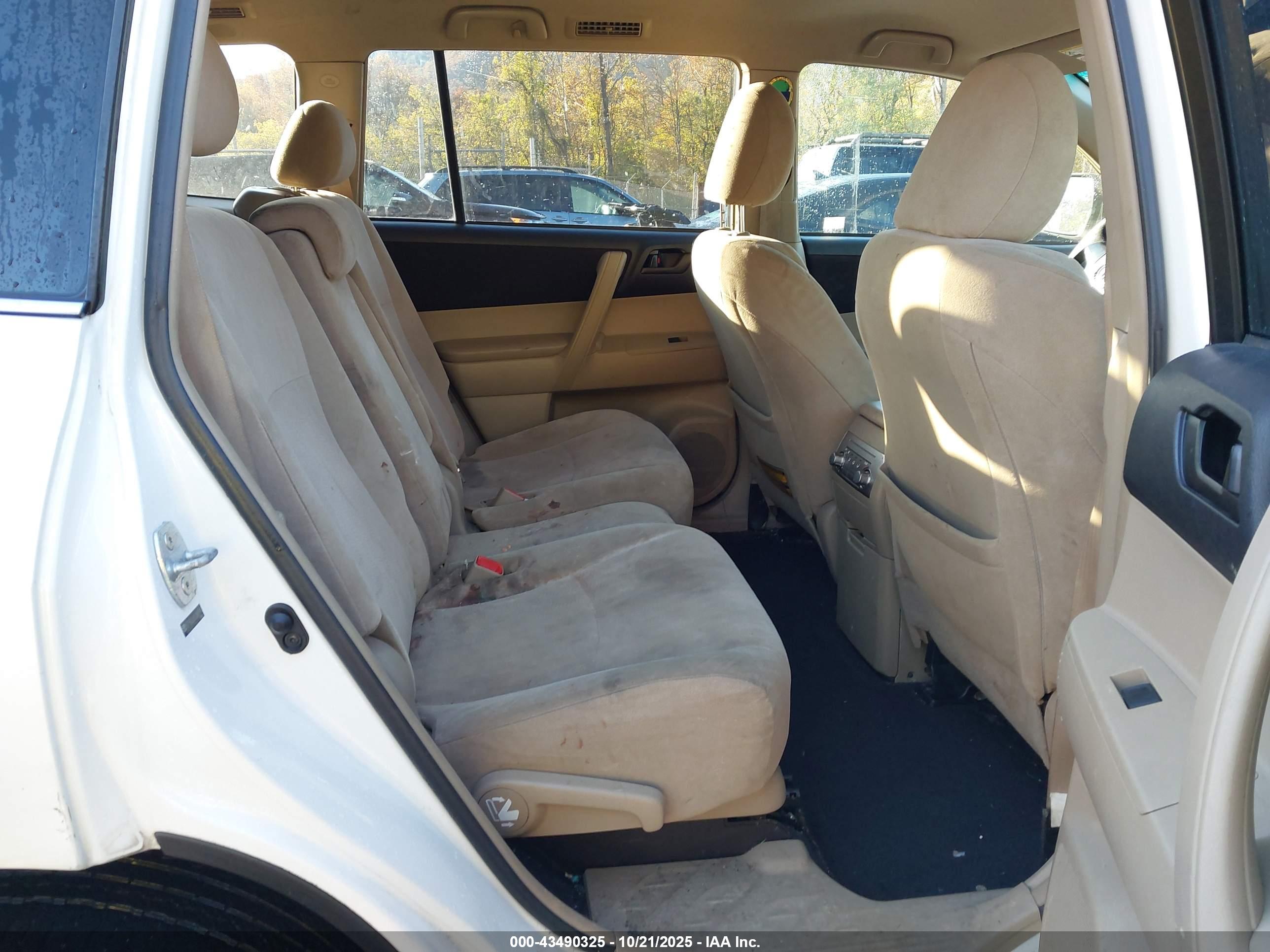 TOYOTA HIGHLANDER image 8