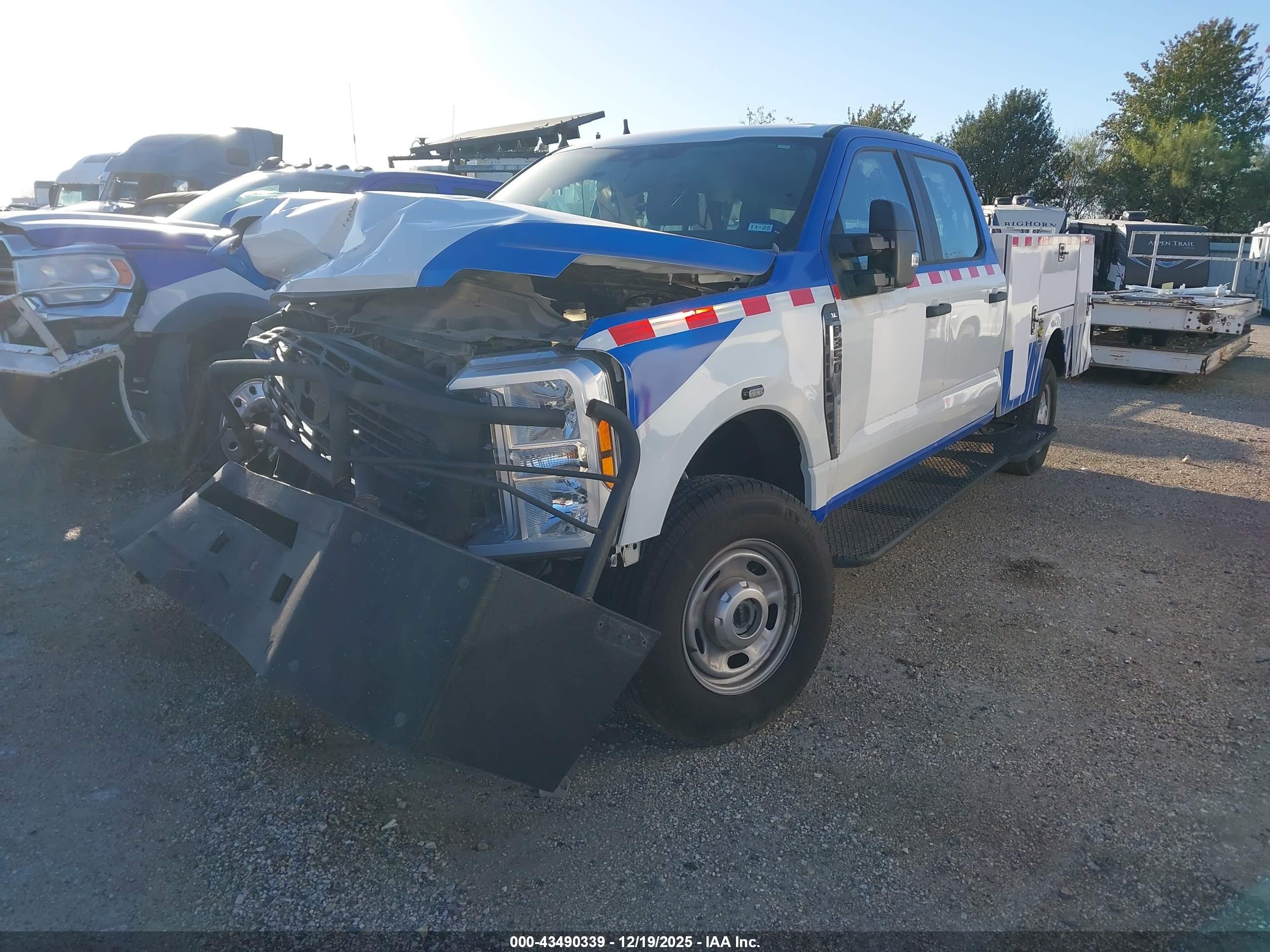 FORD F-350 image 2