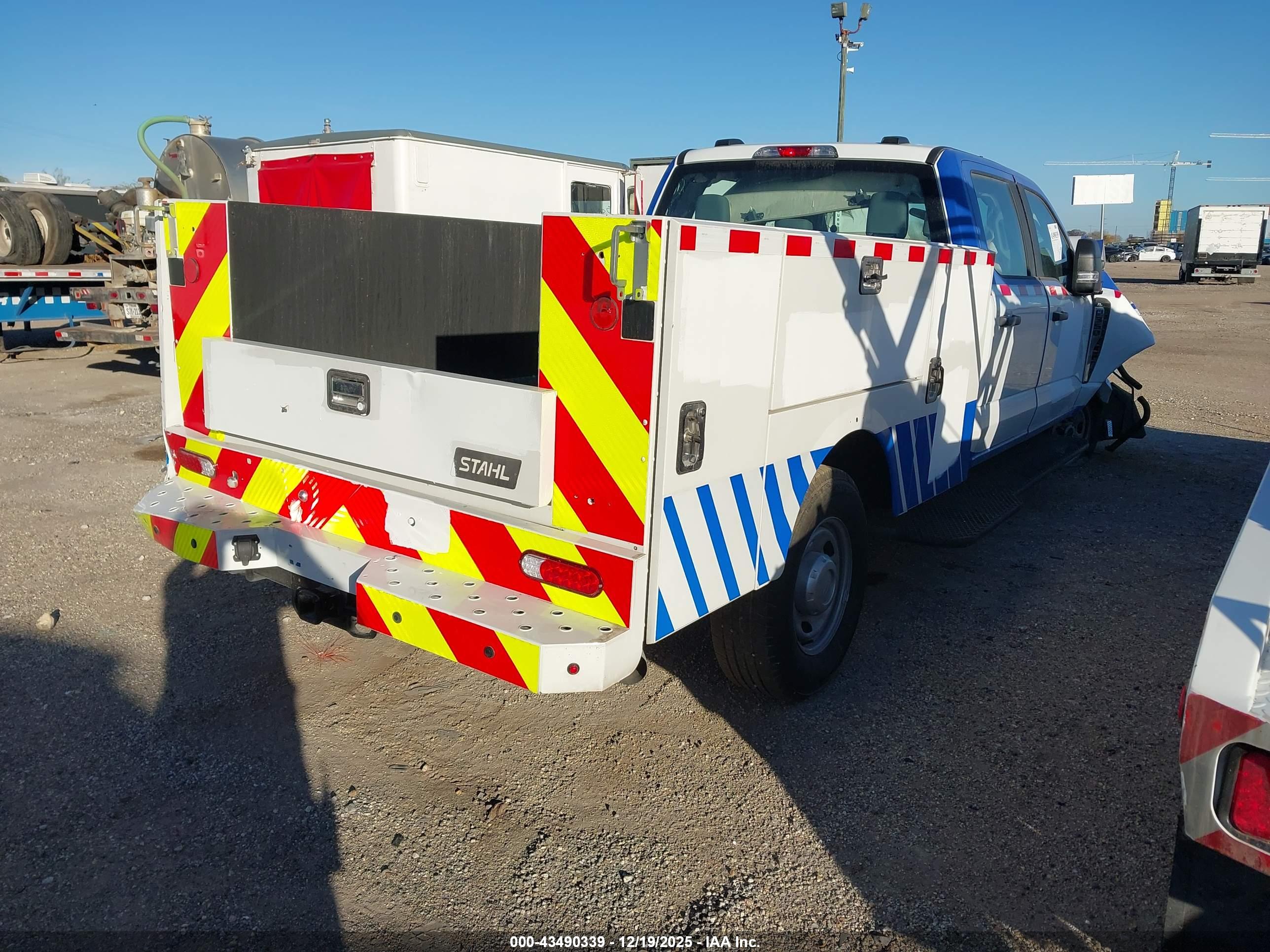 FORD F-350 image 4