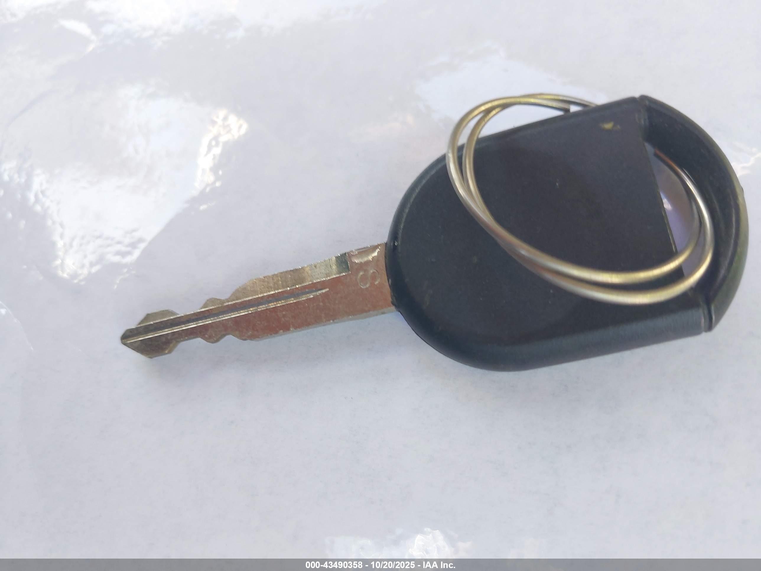 FORD FUSION image 11