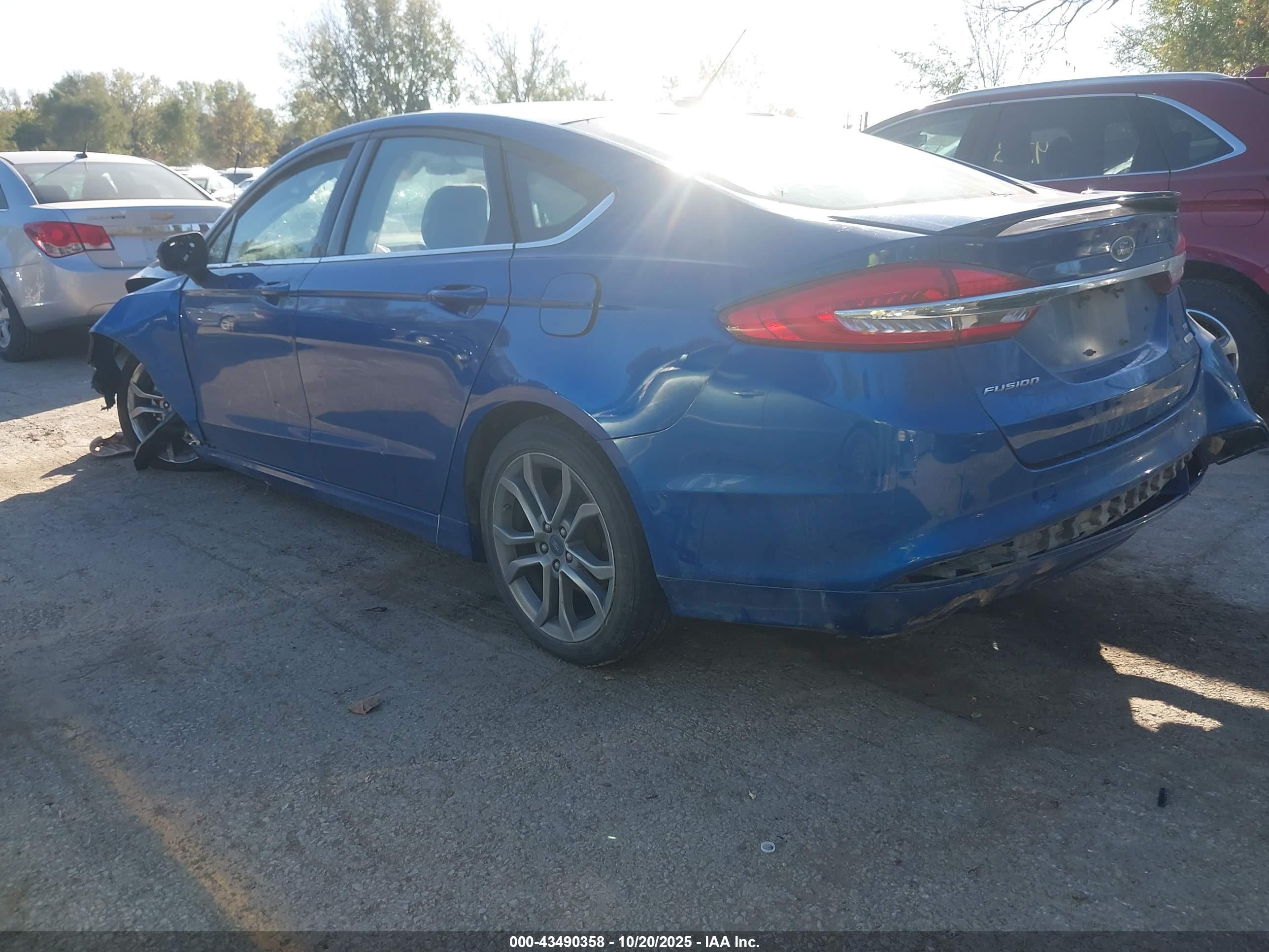 FORD FUSION image 3