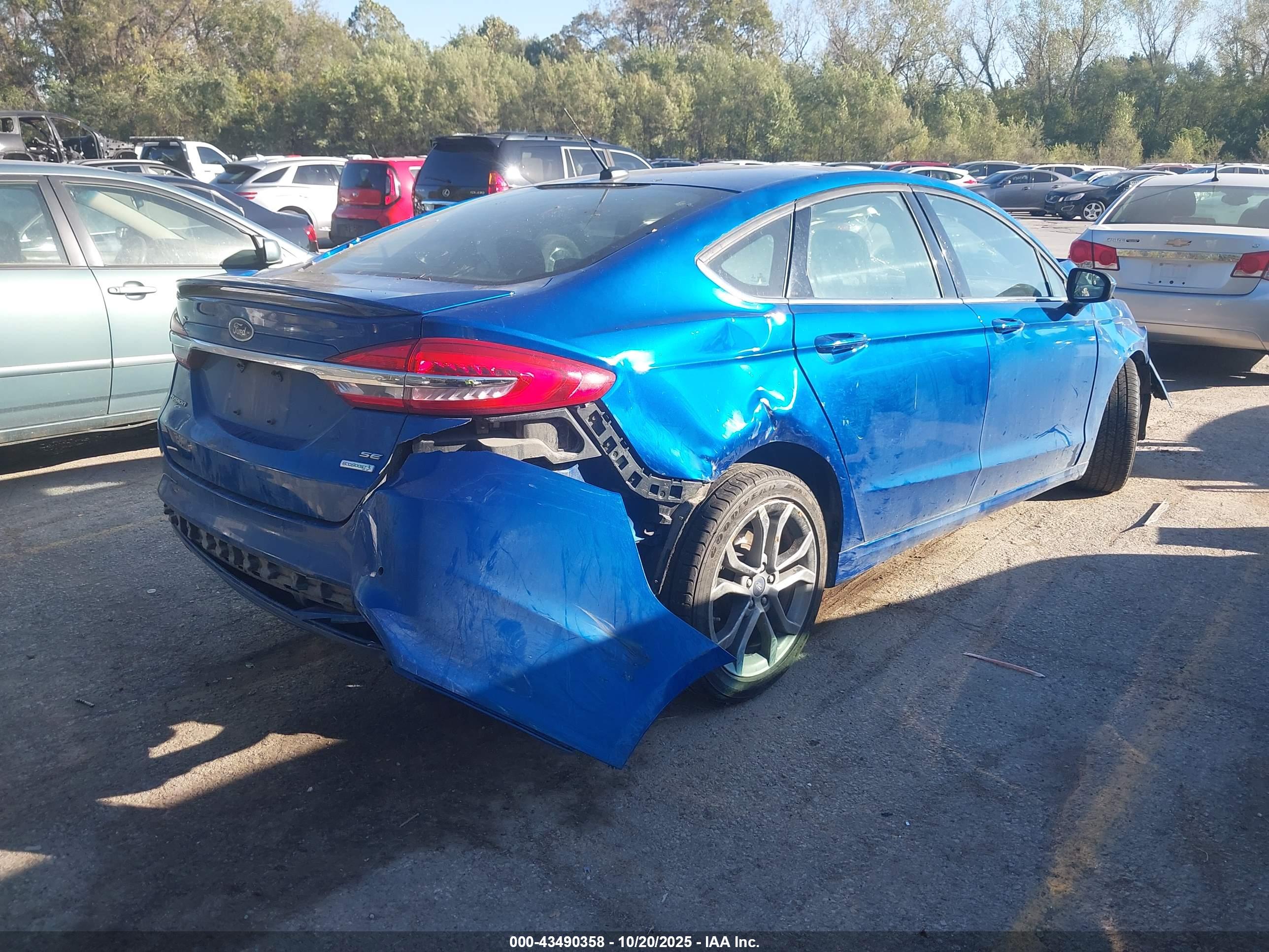 FORD FUSION image 4