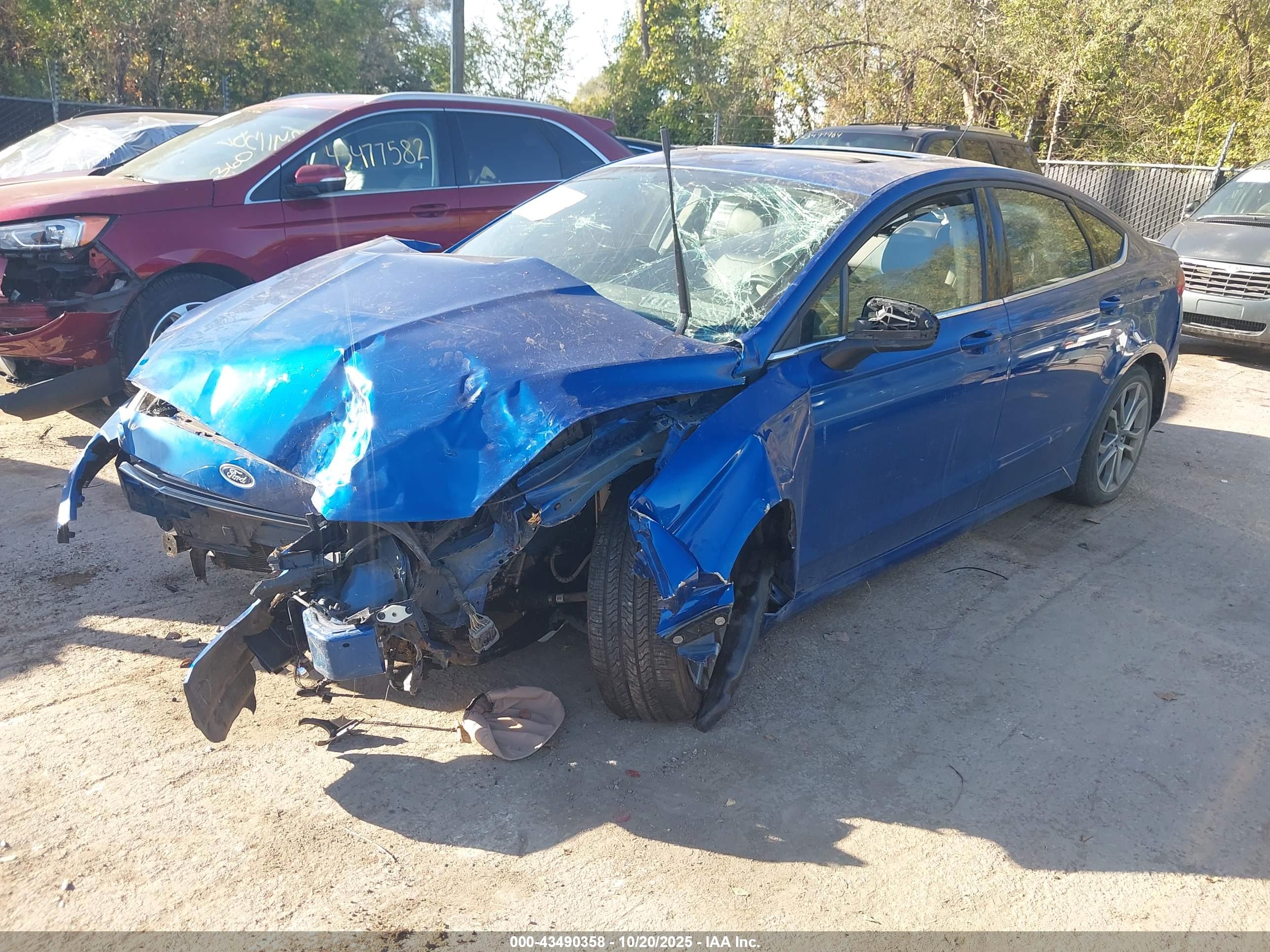 FORD FUSION image 6