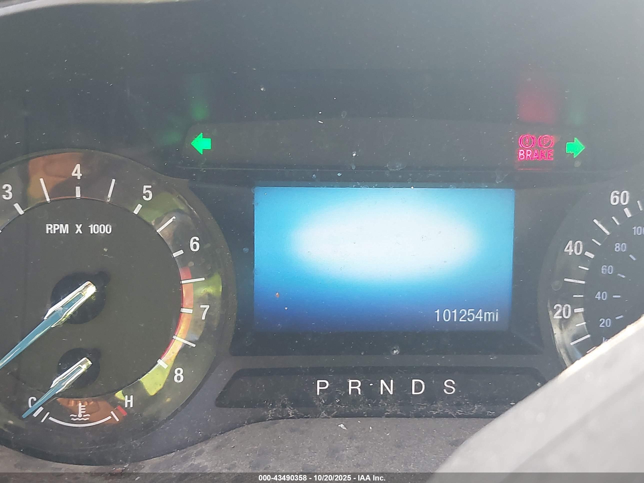 FORD FUSION image 7
