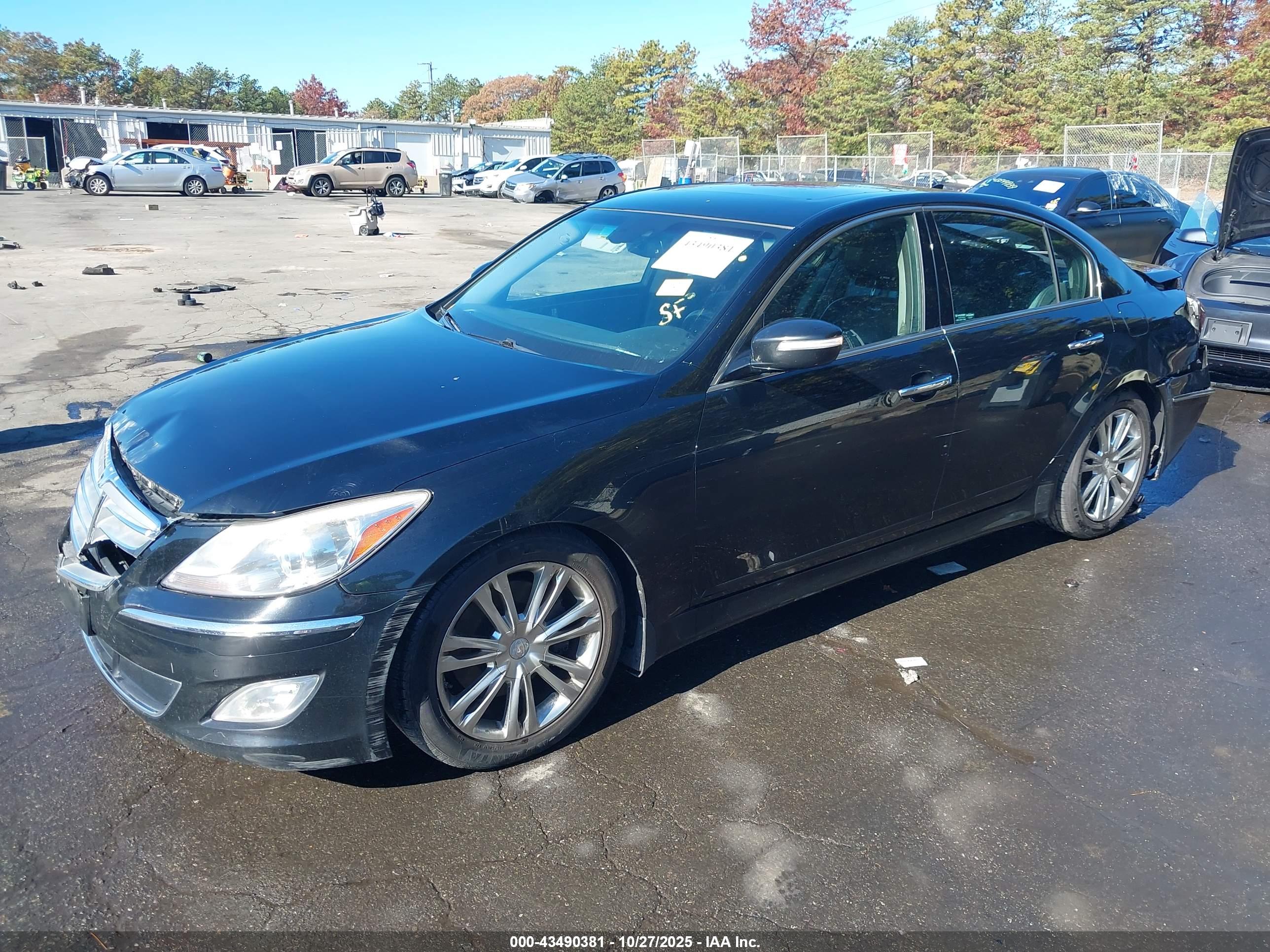 HYUNDAI GENESIS image 2