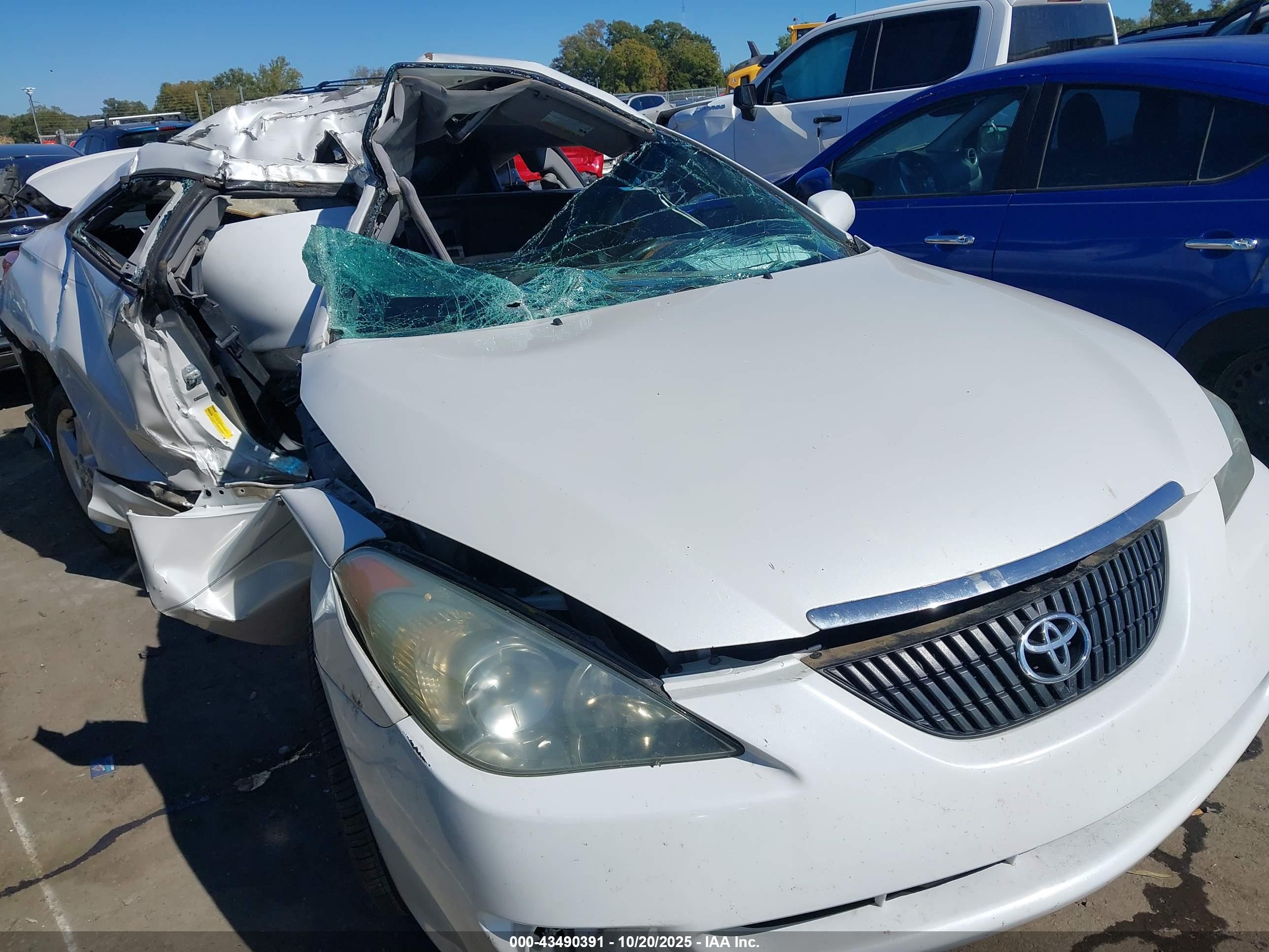 TOYOTA CAMRY image 6