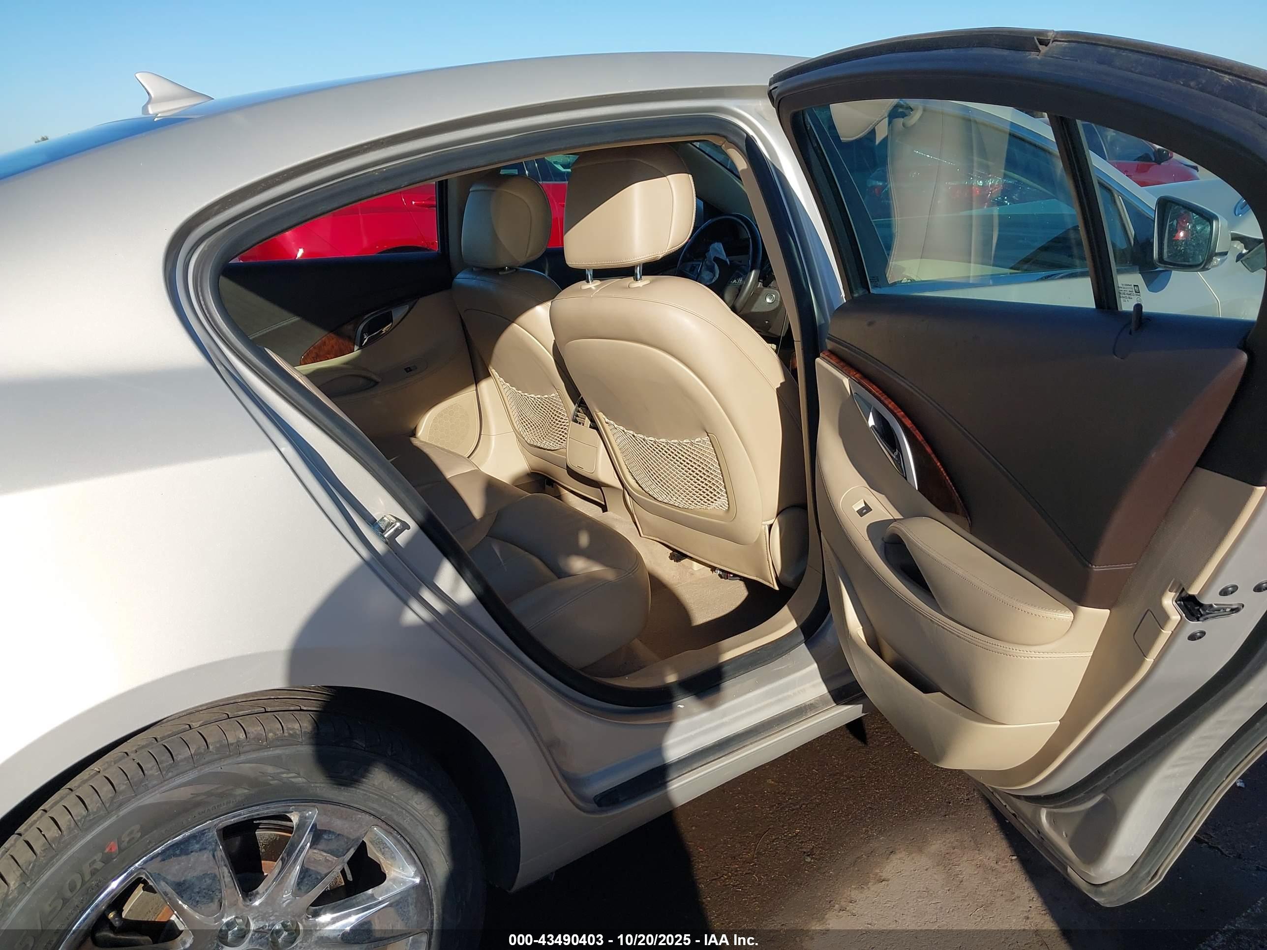 BUICK LACROSSE image 8