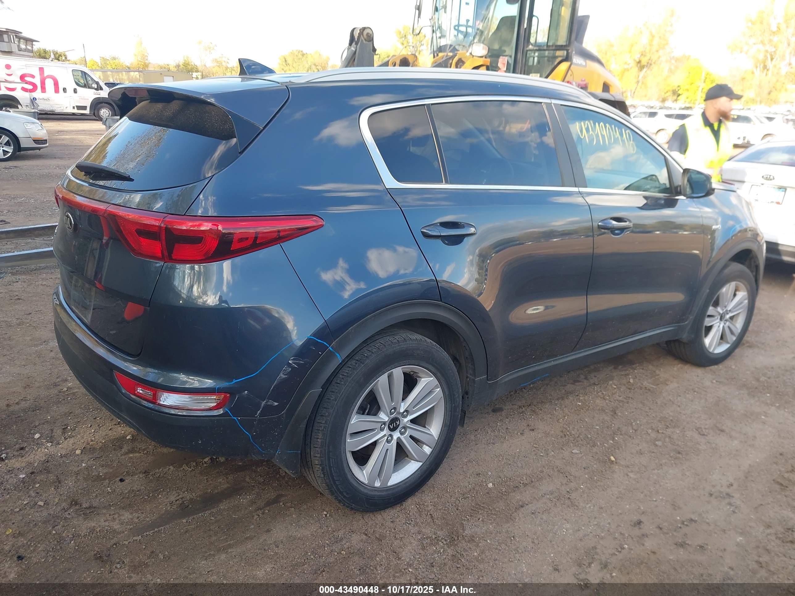 KIA SPORTAGE image 4