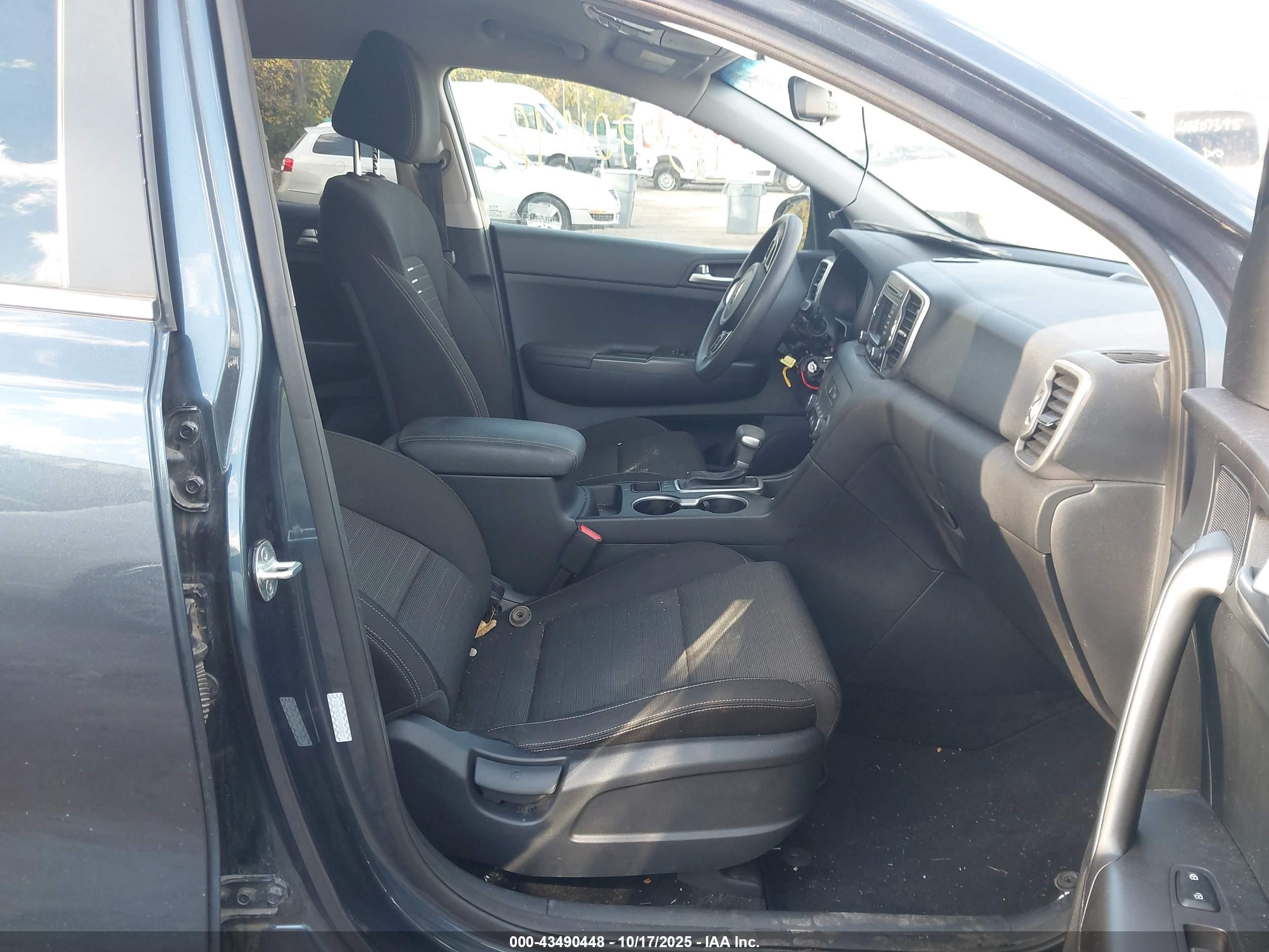 KIA SPORTAGE image 5