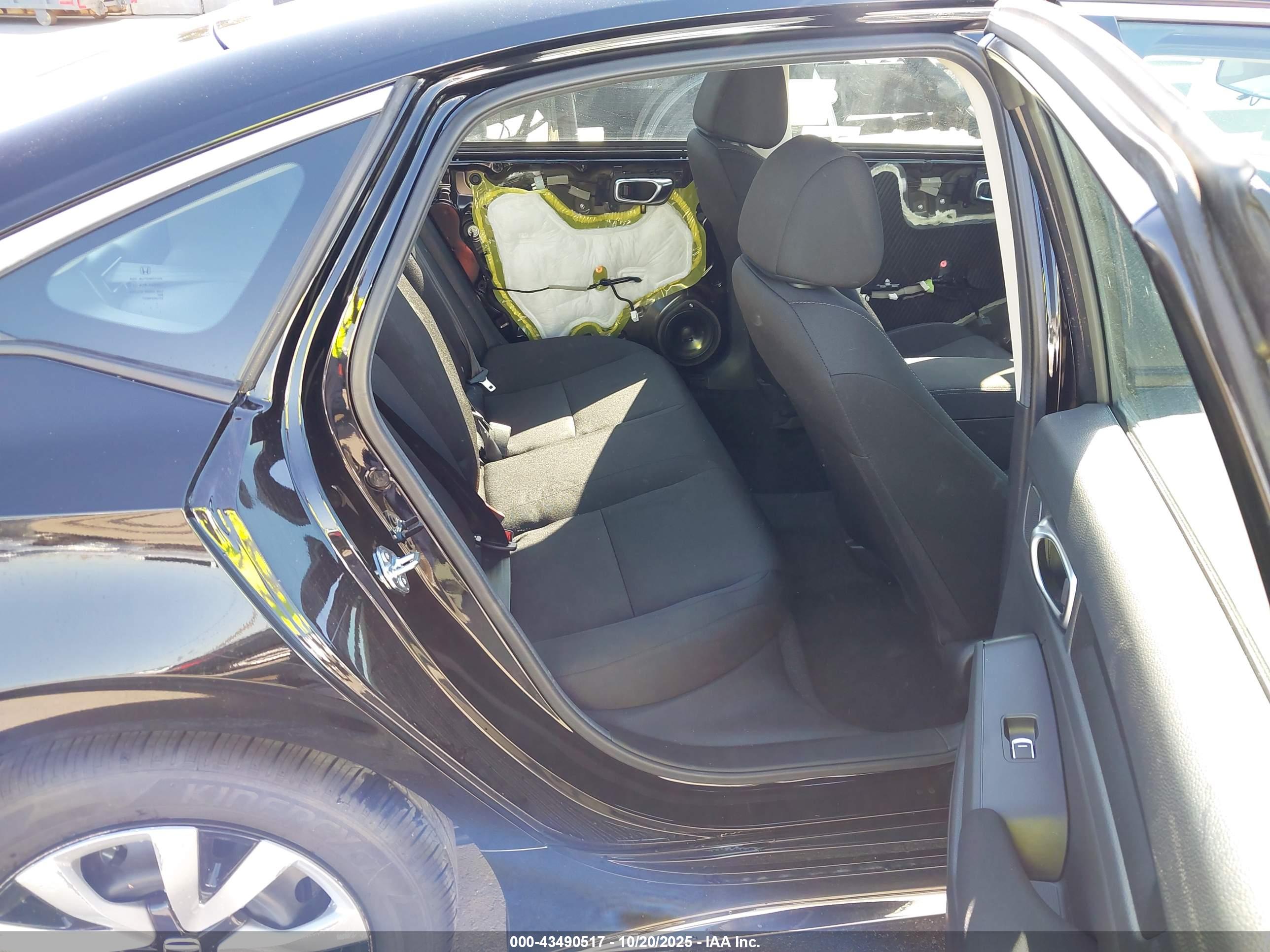 HONDA CIVIC image 8
