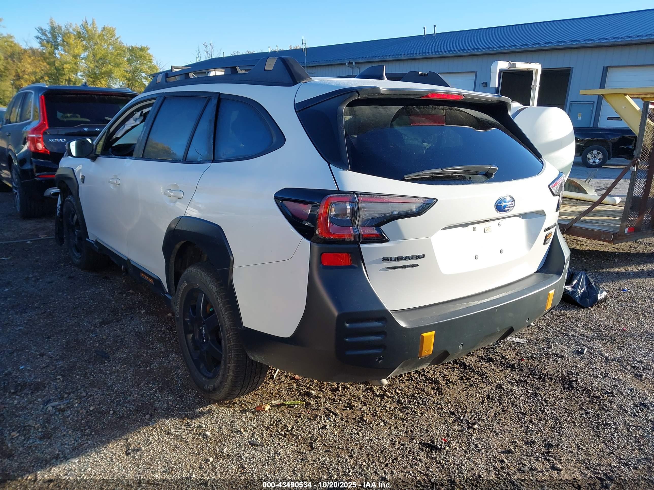 SUBARU OUTBACK image 3