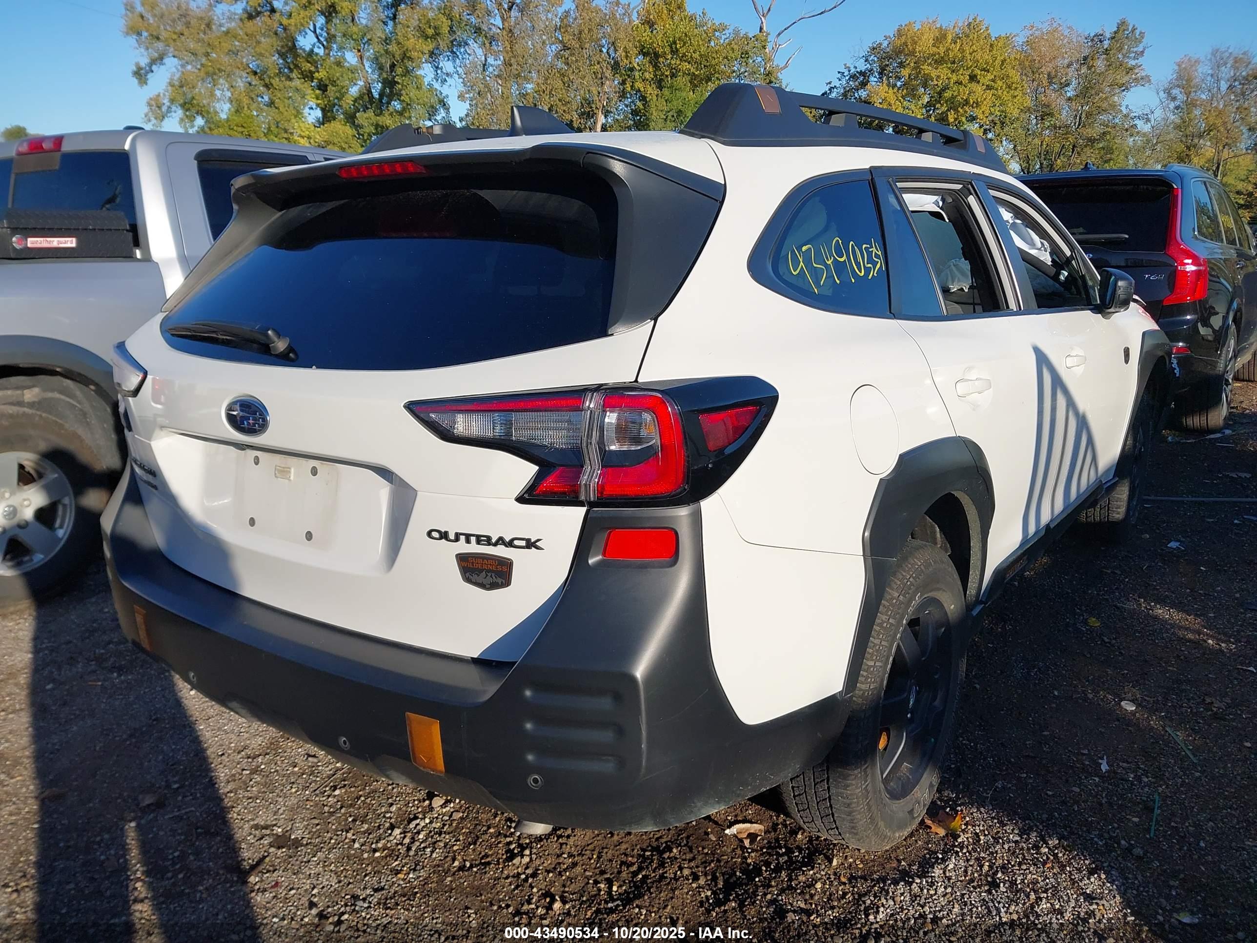 SUBARU OUTBACK image 4