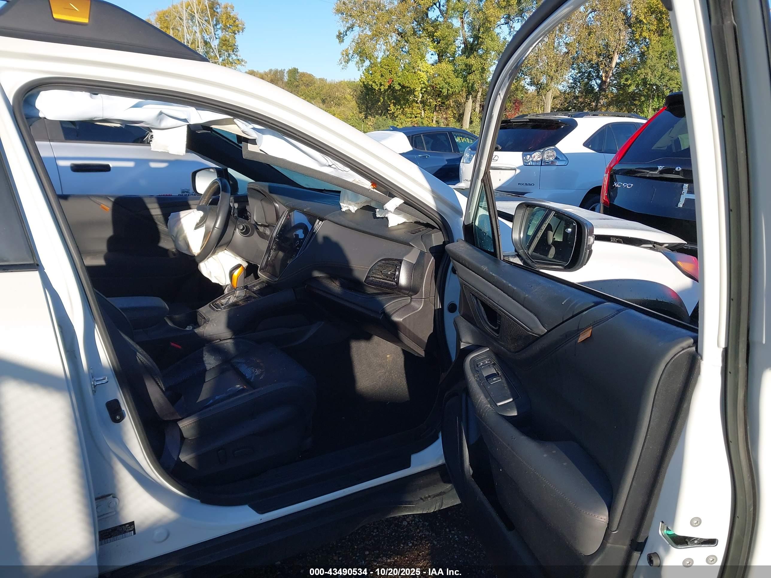 SUBARU OUTBACK image 5