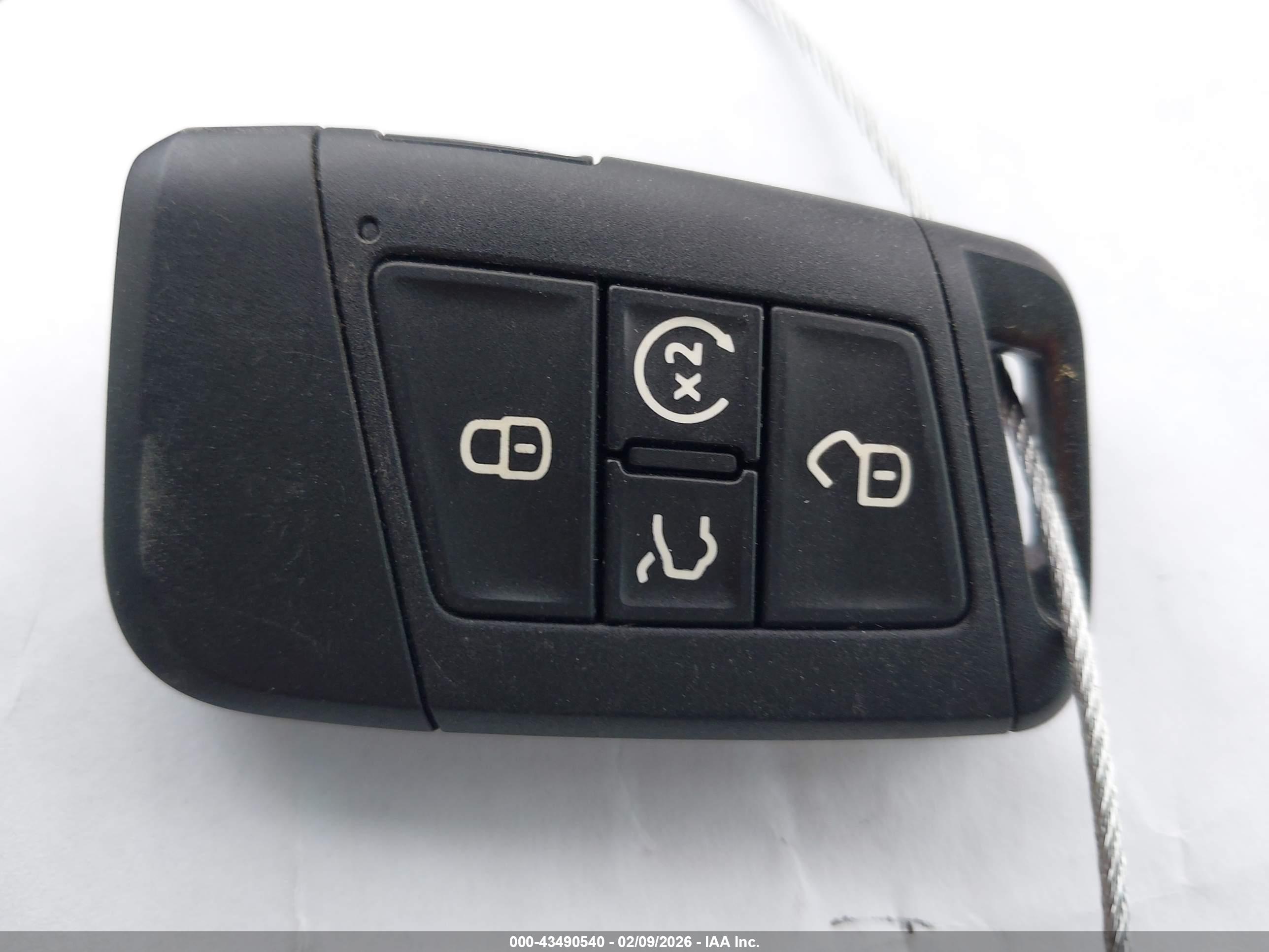 VOLKSWAGEN TIGUAN image 11