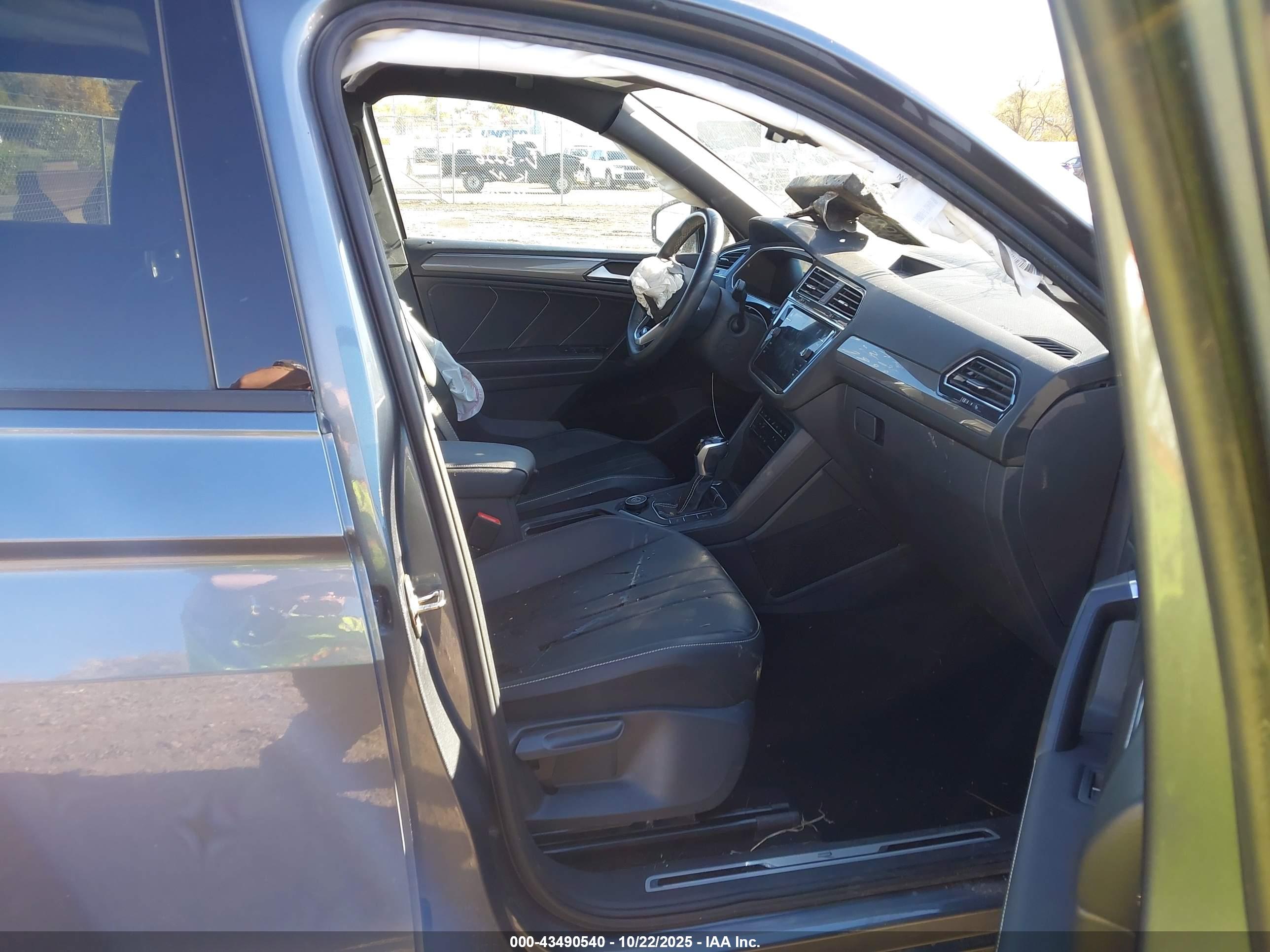 VOLKSWAGEN TIGUAN image 5