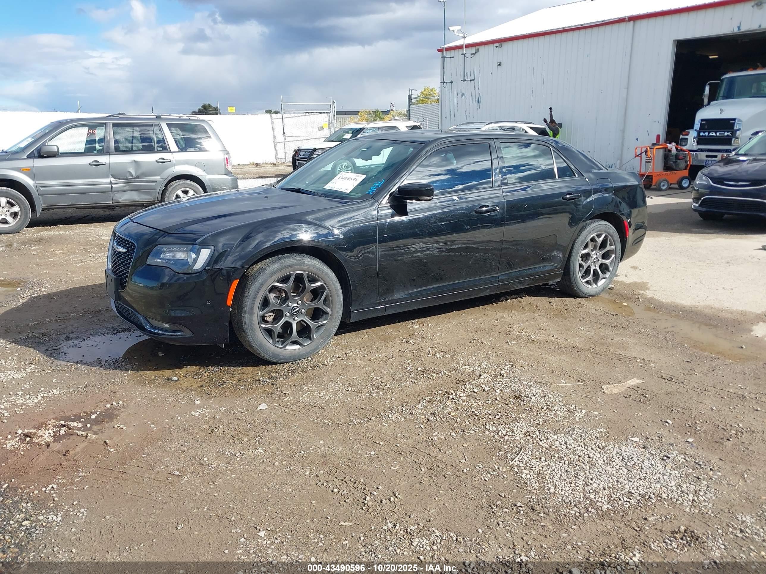 CHRYSLER 300 image 2