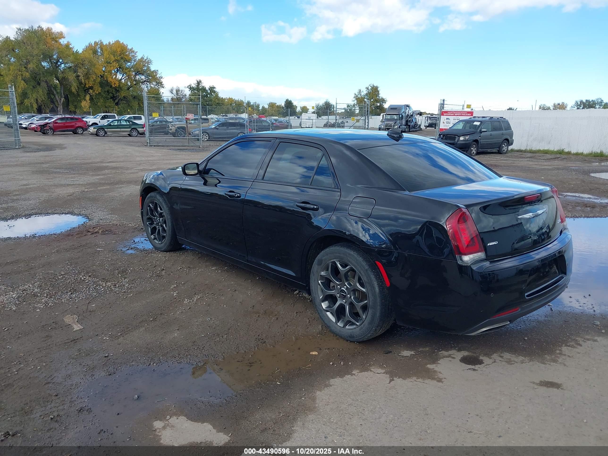 CHRYSLER 300 image 3