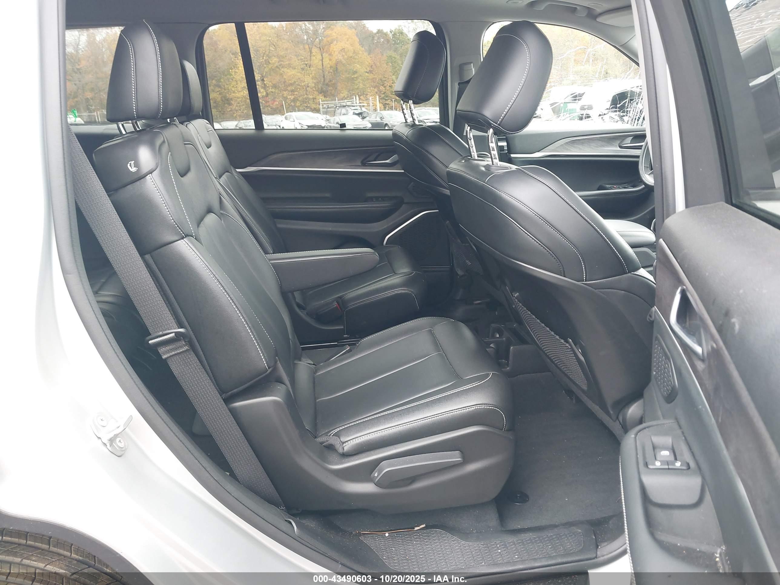 JEEP GRAND image 8