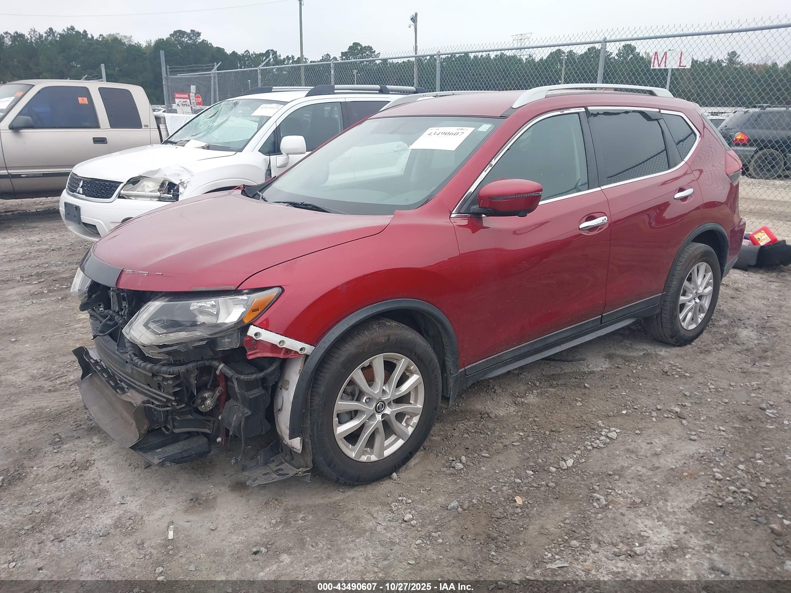 NISSAN ROGUE image 2