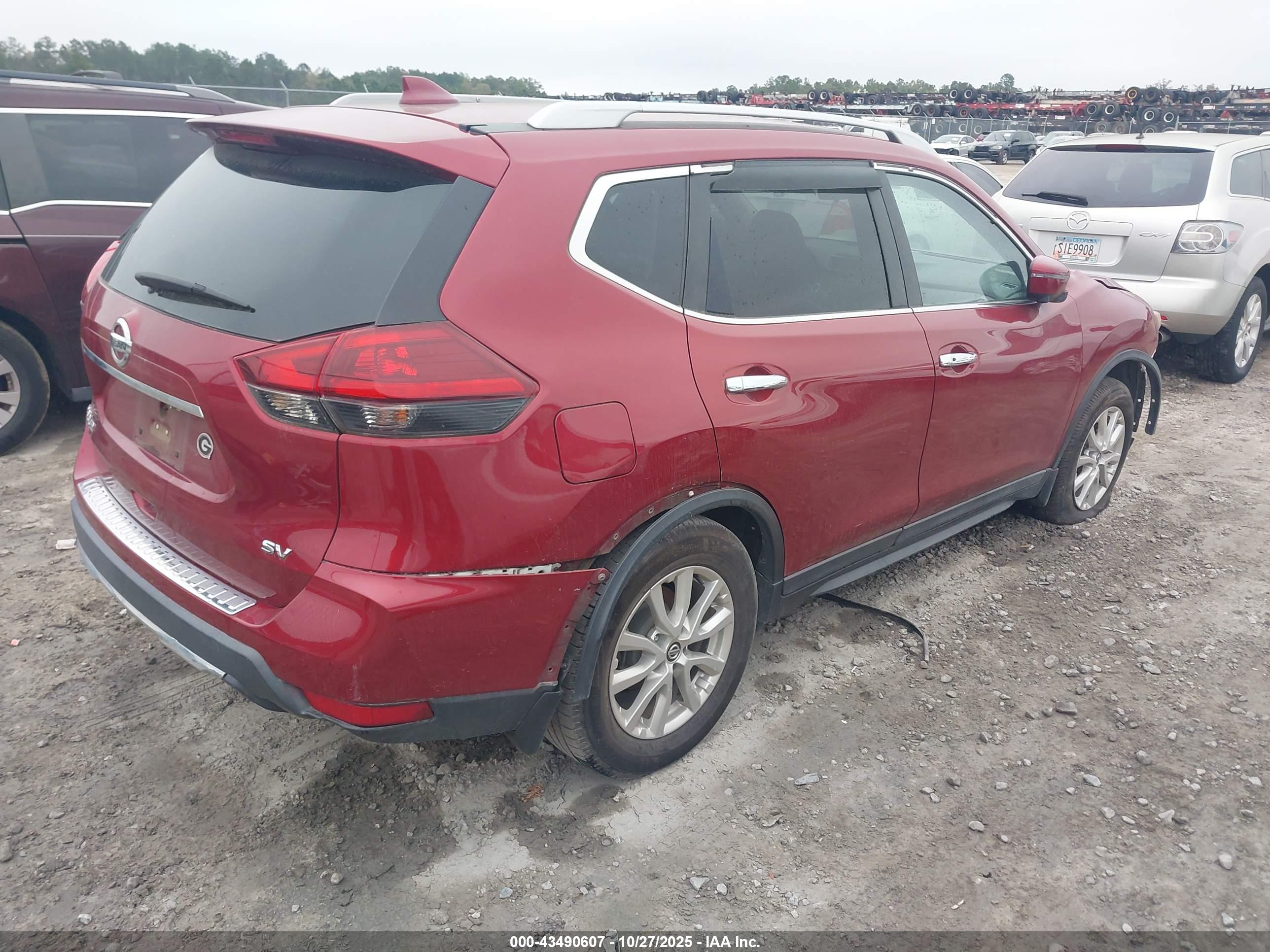 NISSAN ROGUE image 4