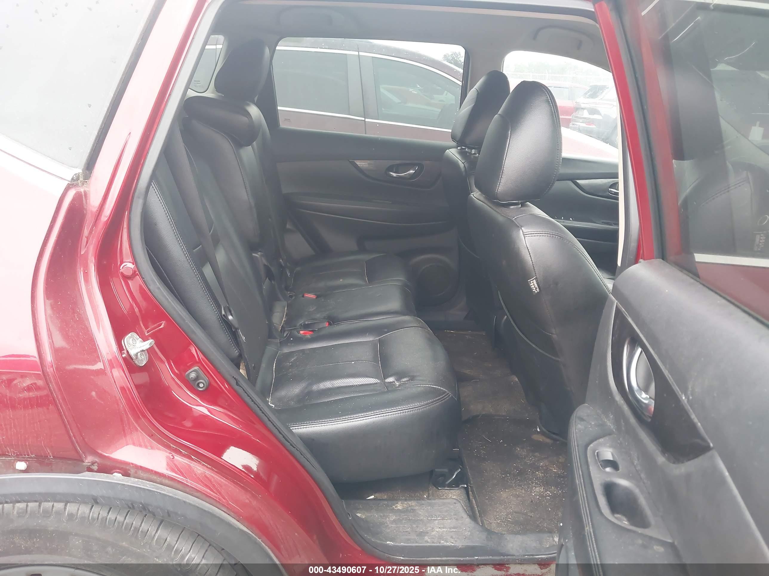 NISSAN ROGUE image 8