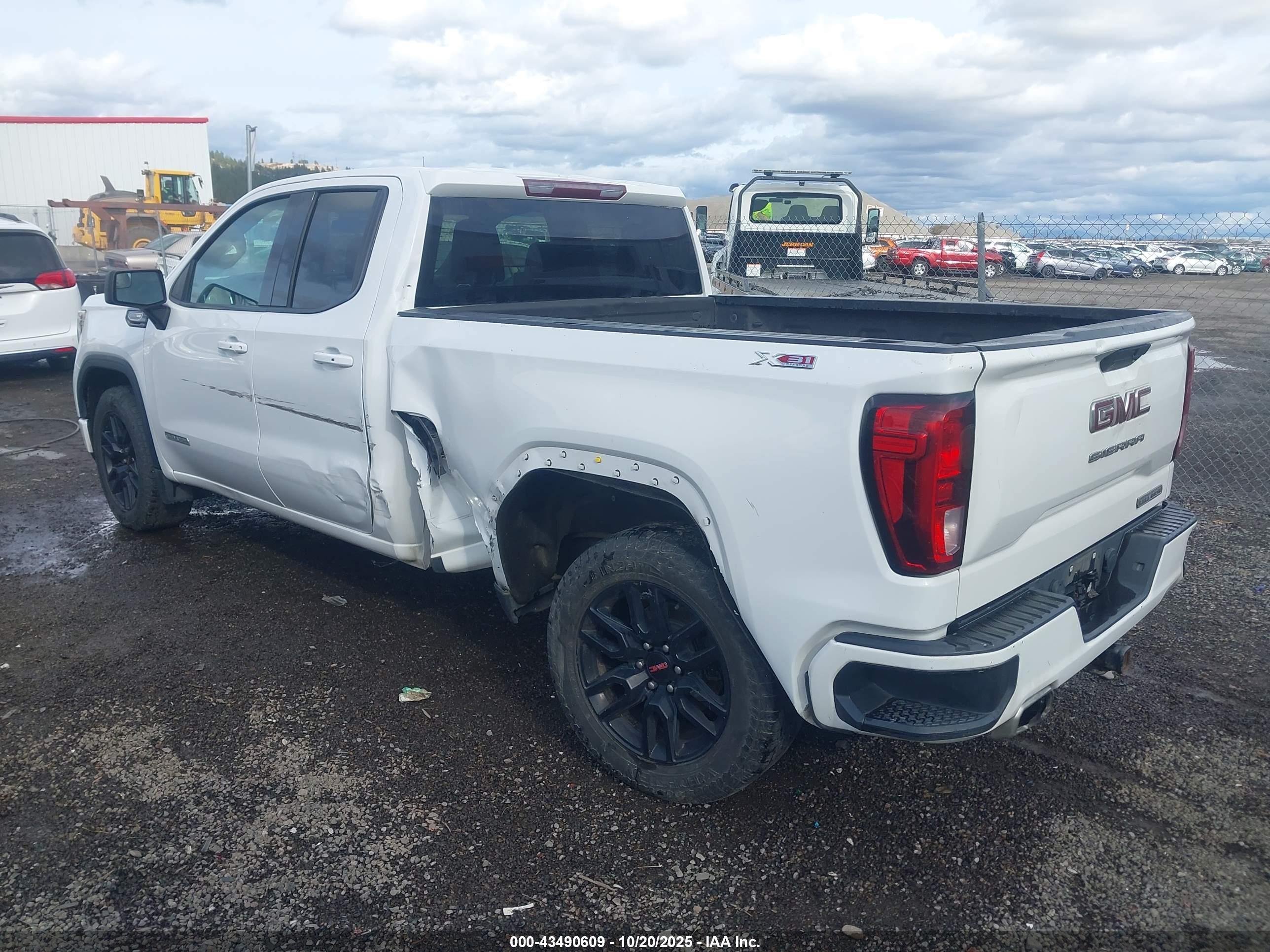 GMC SIERRA image 3
