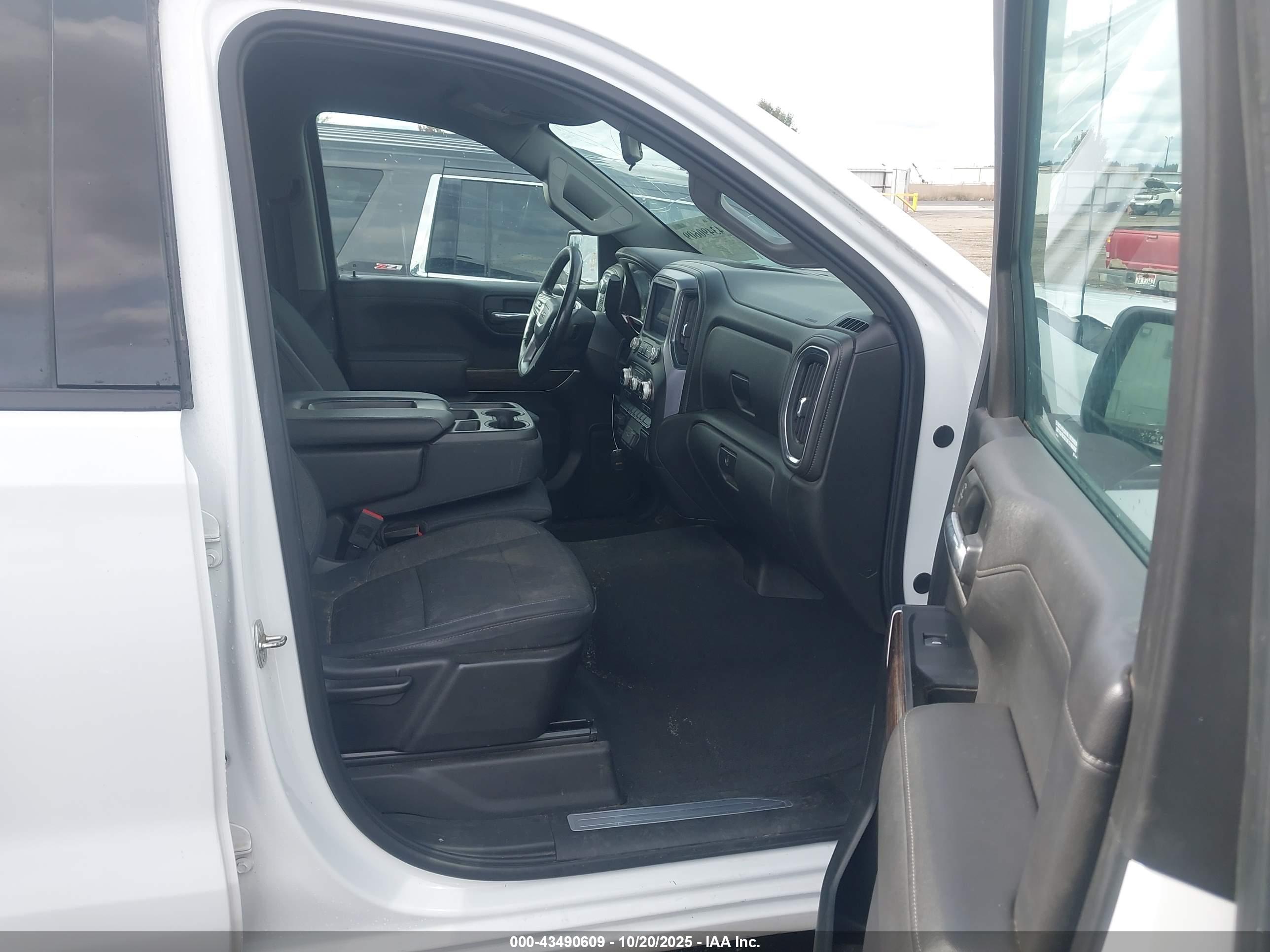 GMC SIERRA image 5