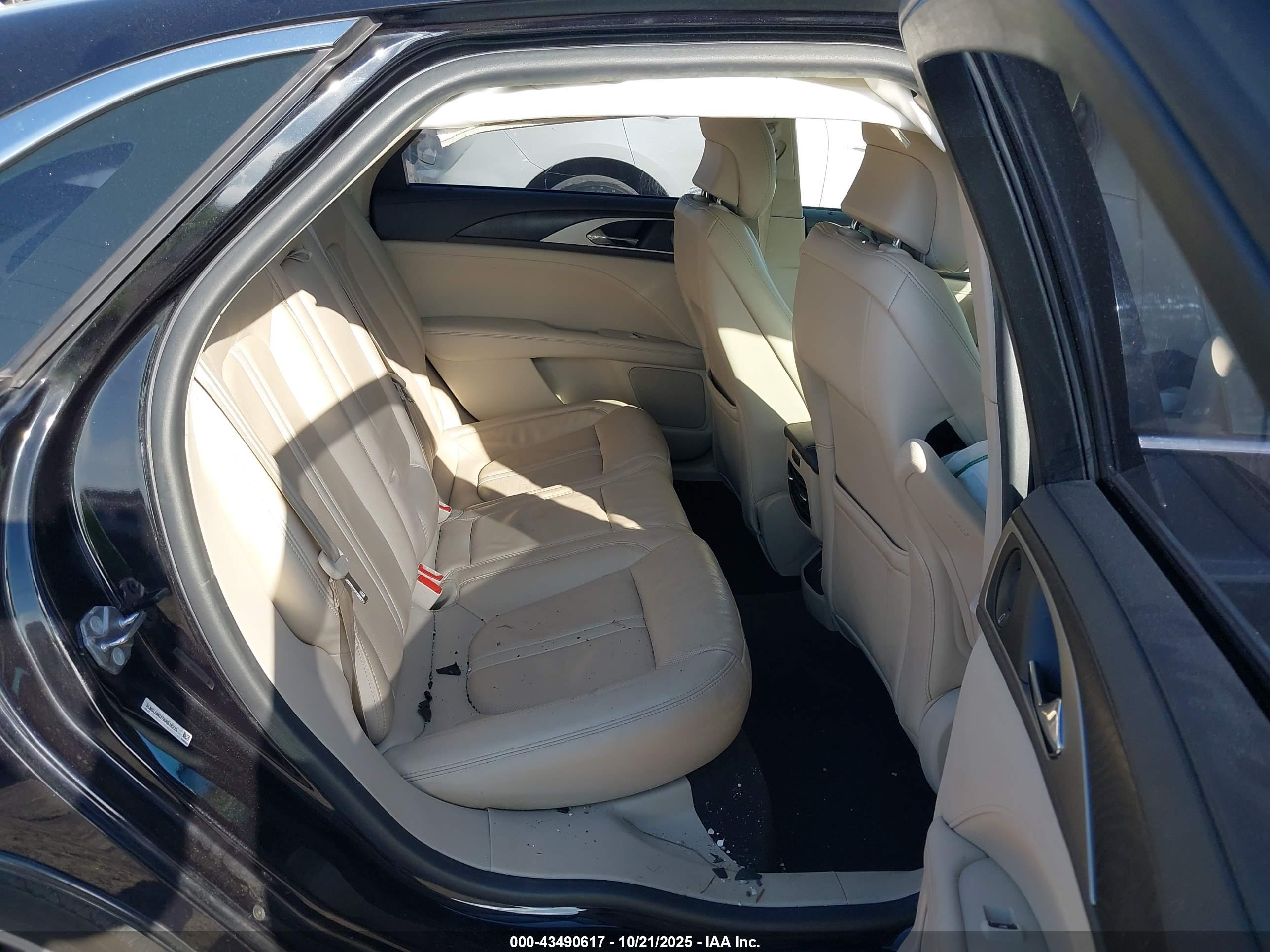 LINCOLN MKZ image 8