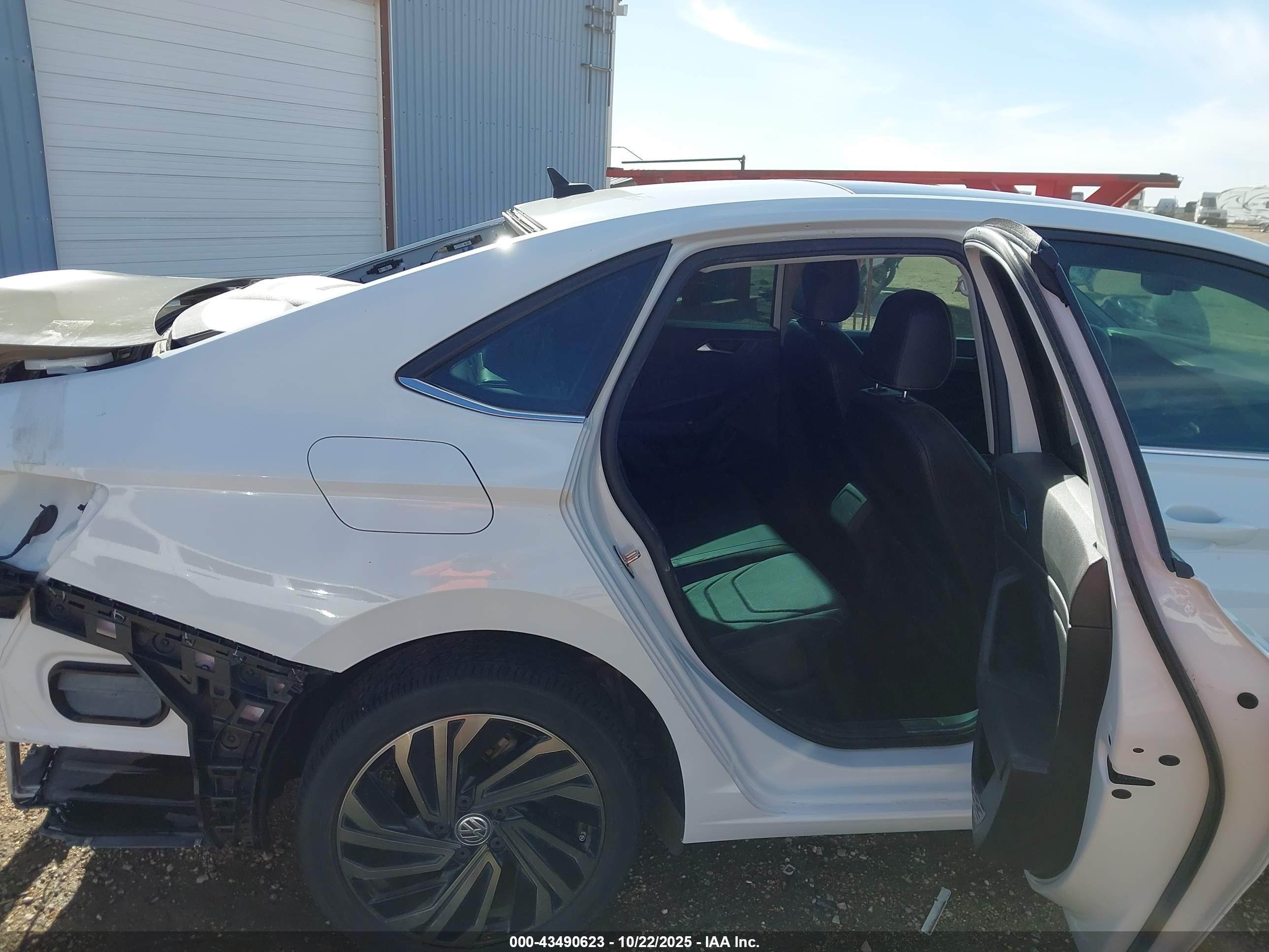 VOLKSWAGEN JETTA image 8
