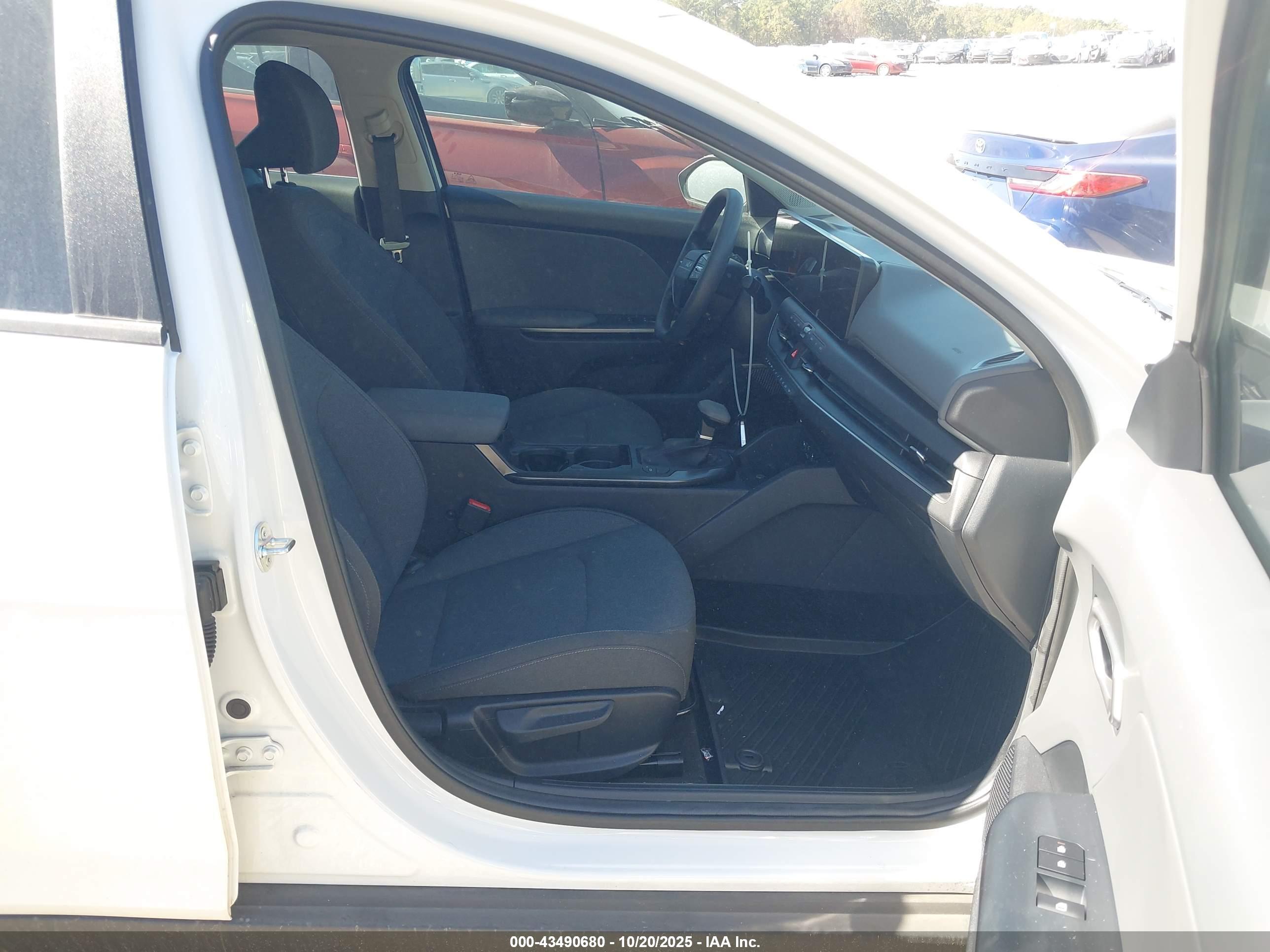 KIA K4 image 5