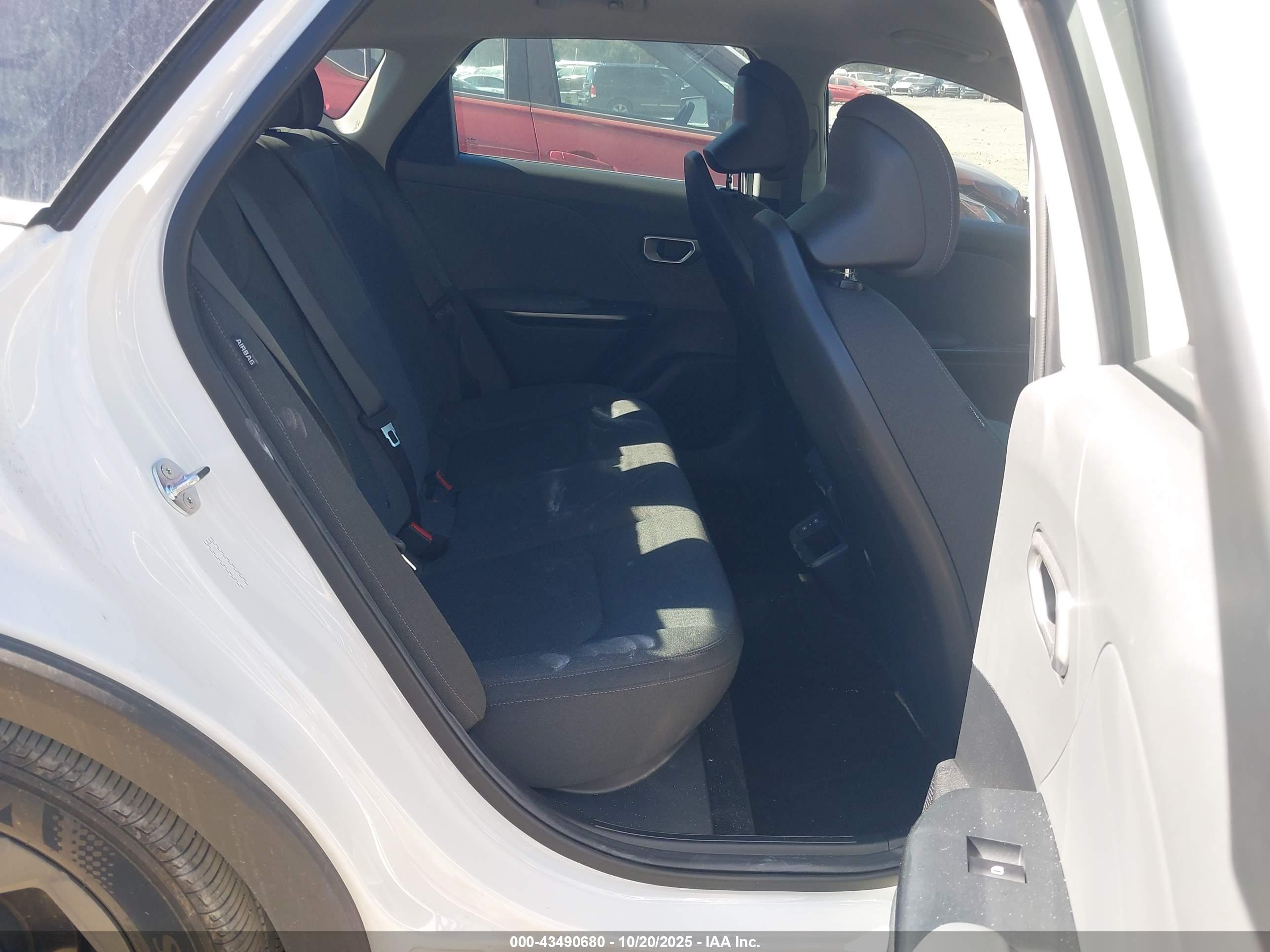 KIA K4 image 8