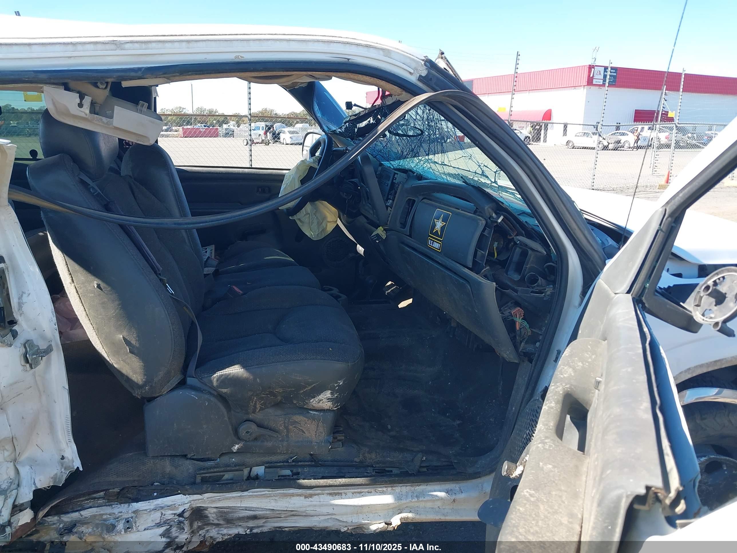 GMC SIERRA image 5