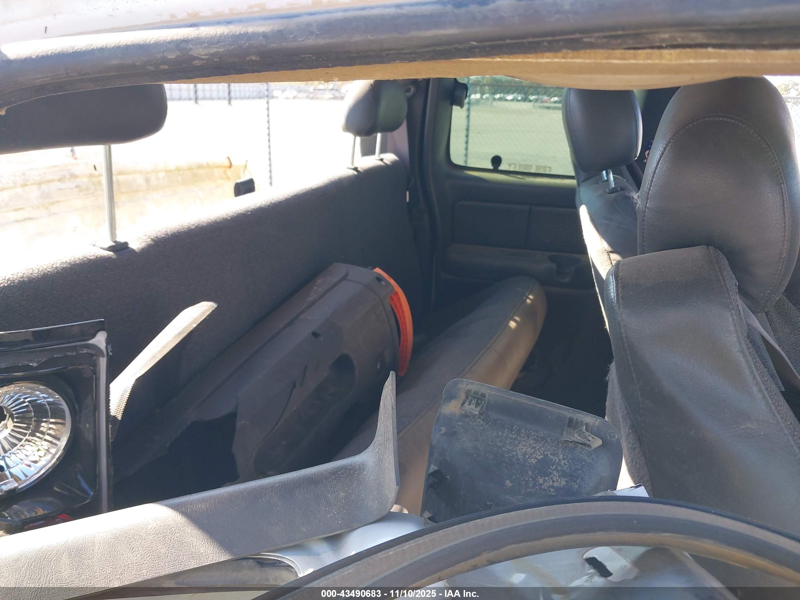 GMC SIERRA image 8