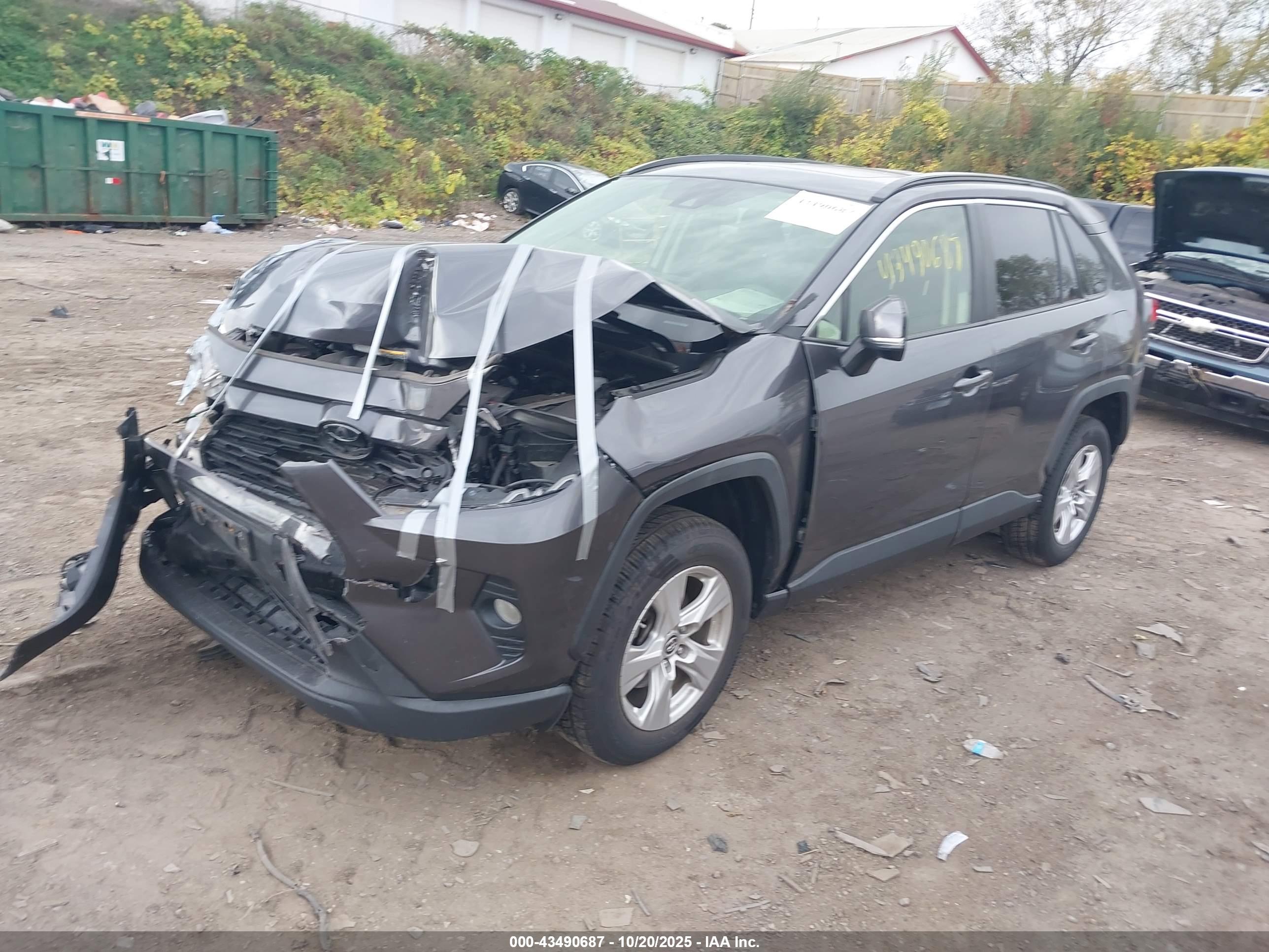 TOYOTA RAV4 image 2